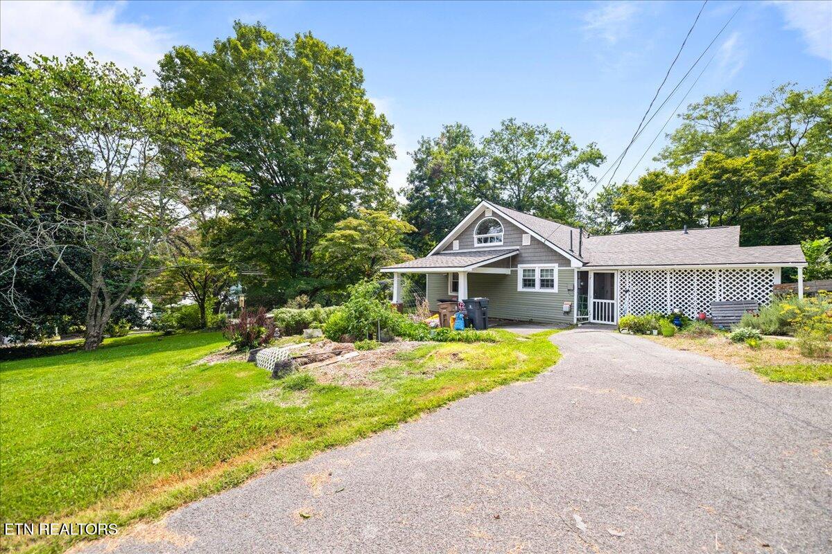 703 Midlake Drive Knoxville TN 37918