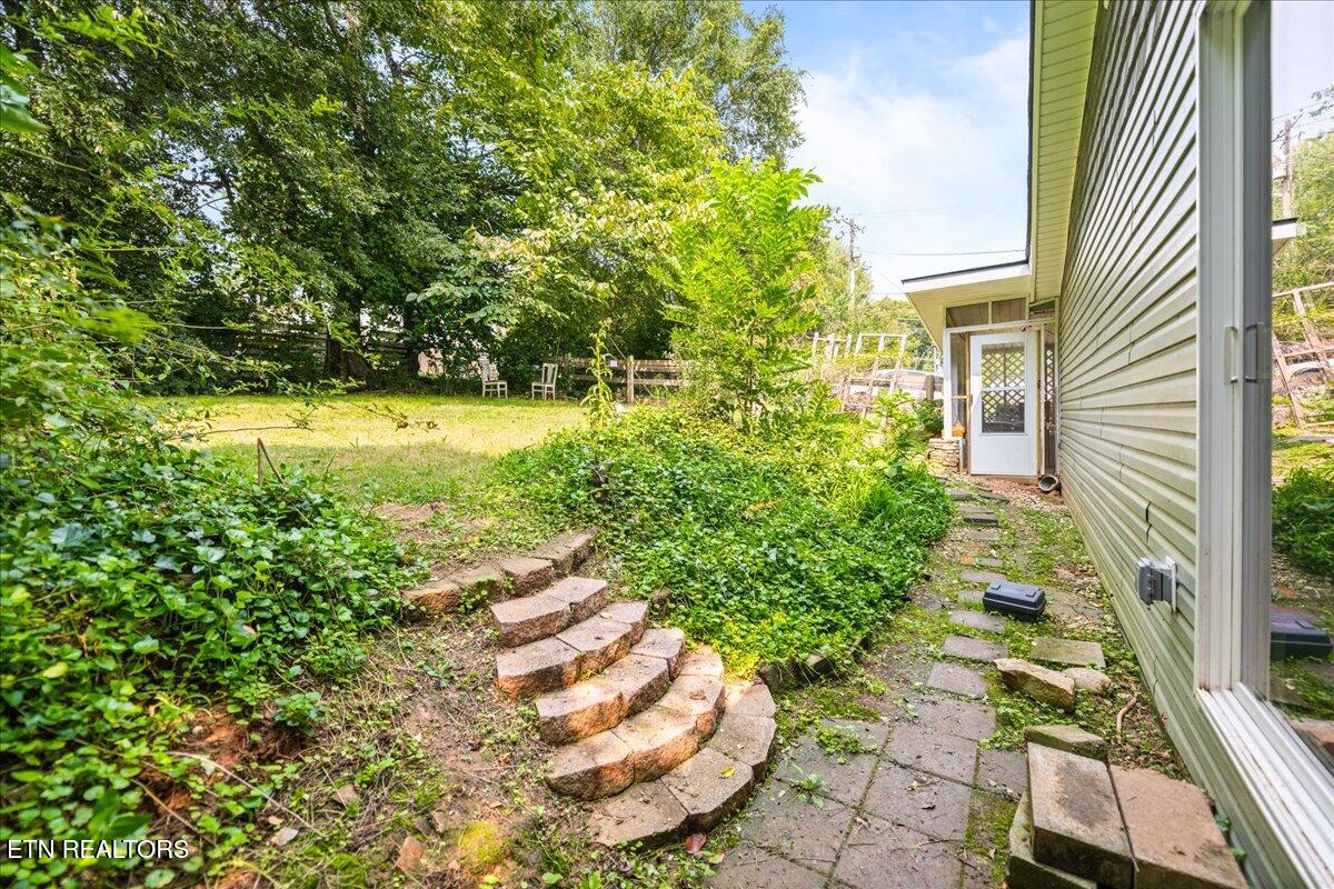 703 Midlake Drive Knoxville TN 37918