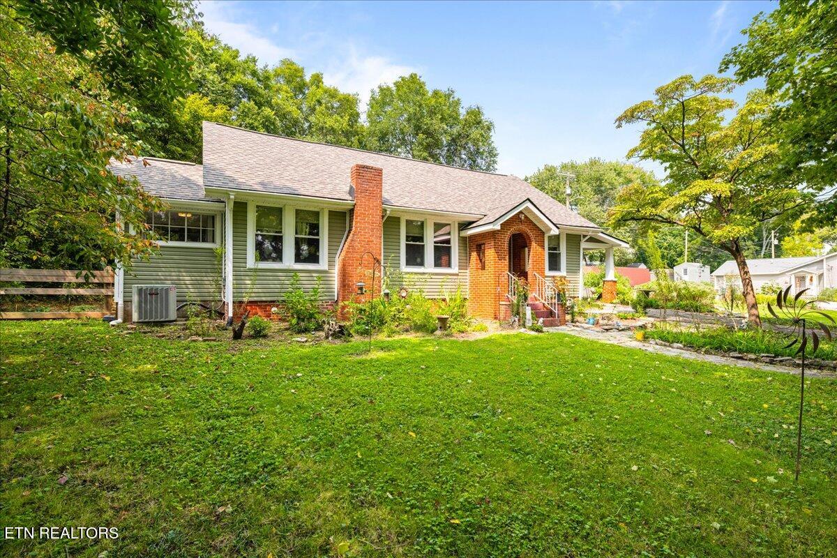 703 Midlake Drive Knoxville TN 37918