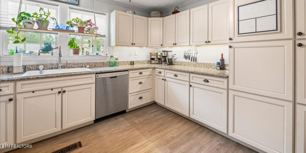 703 Midlake Drive Knoxville TN 37918