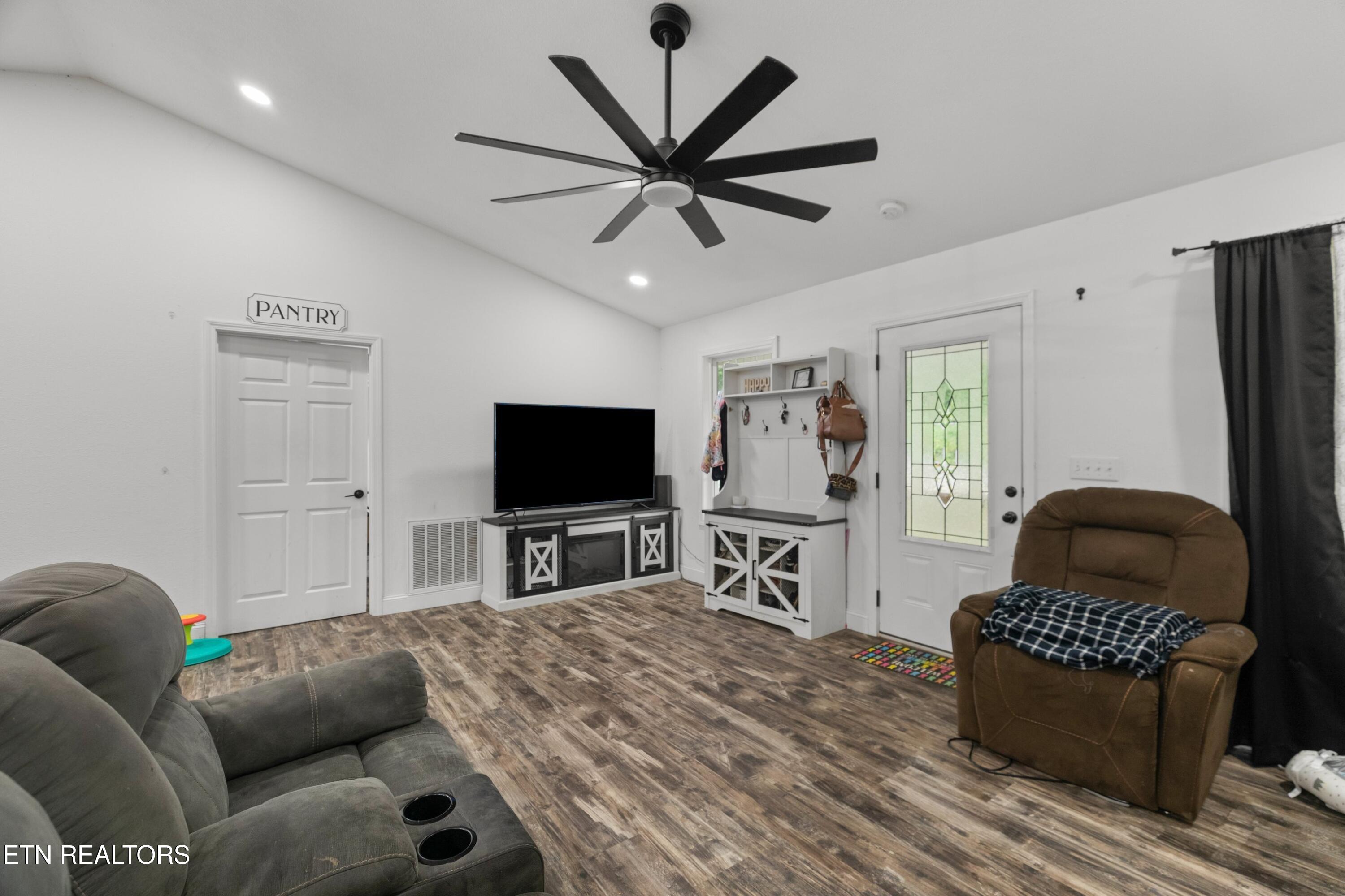 753 Dalton Ridge Road Thorn Hill TN 37881