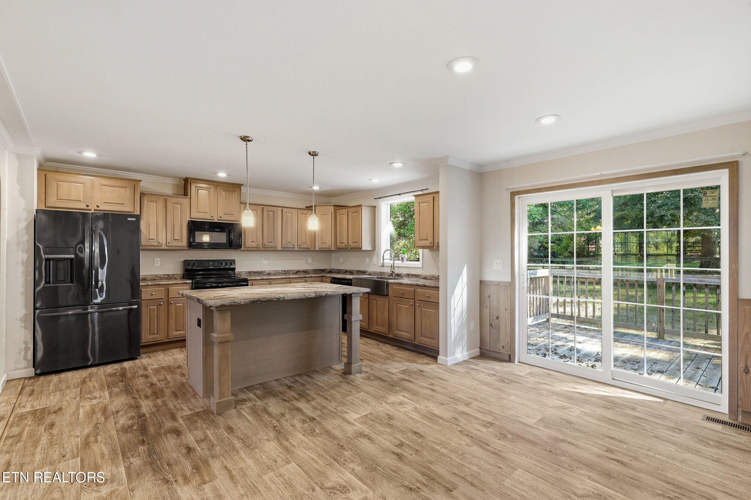 938 Mountain View Street Pigeon Forge TN 37863