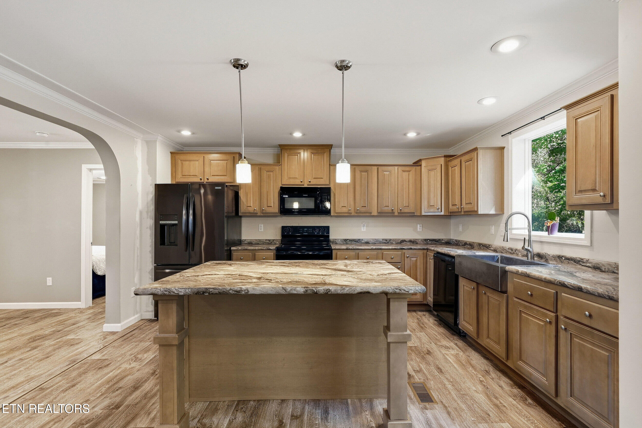 938 Mountain View Street Pigeon Forge TN 37863