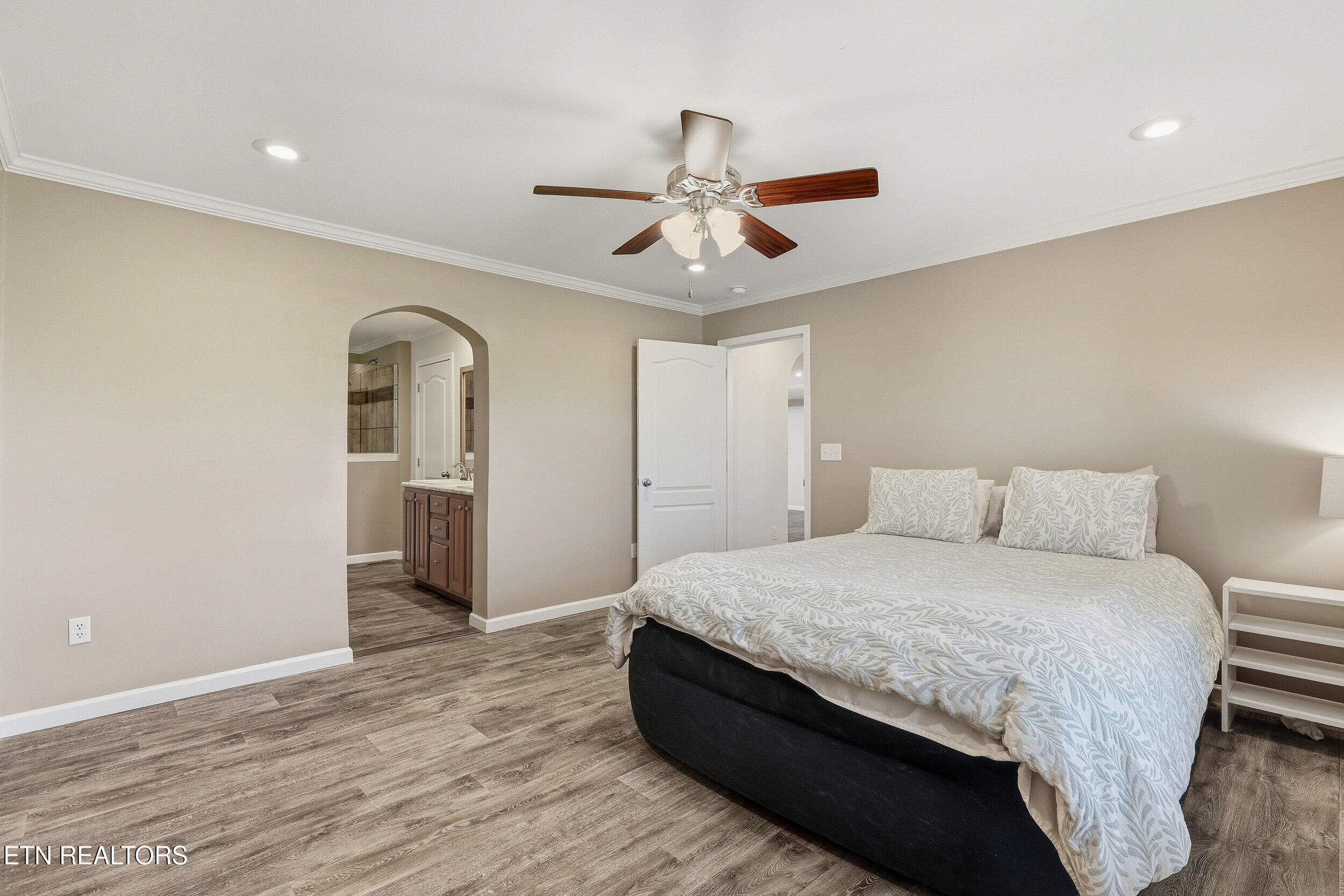938 Mountain View Street Pigeon Forge TN 37863