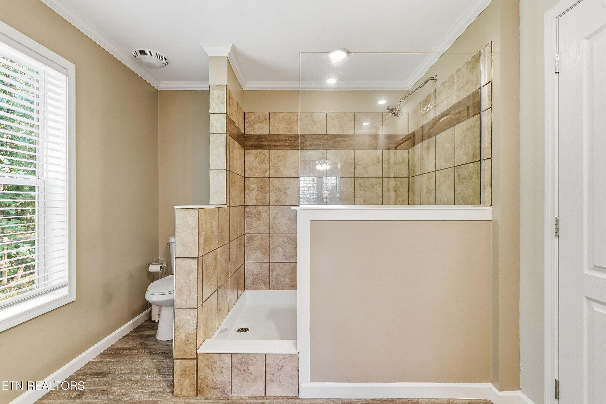 938 Mountain View Street Pigeon Forge TN 37863