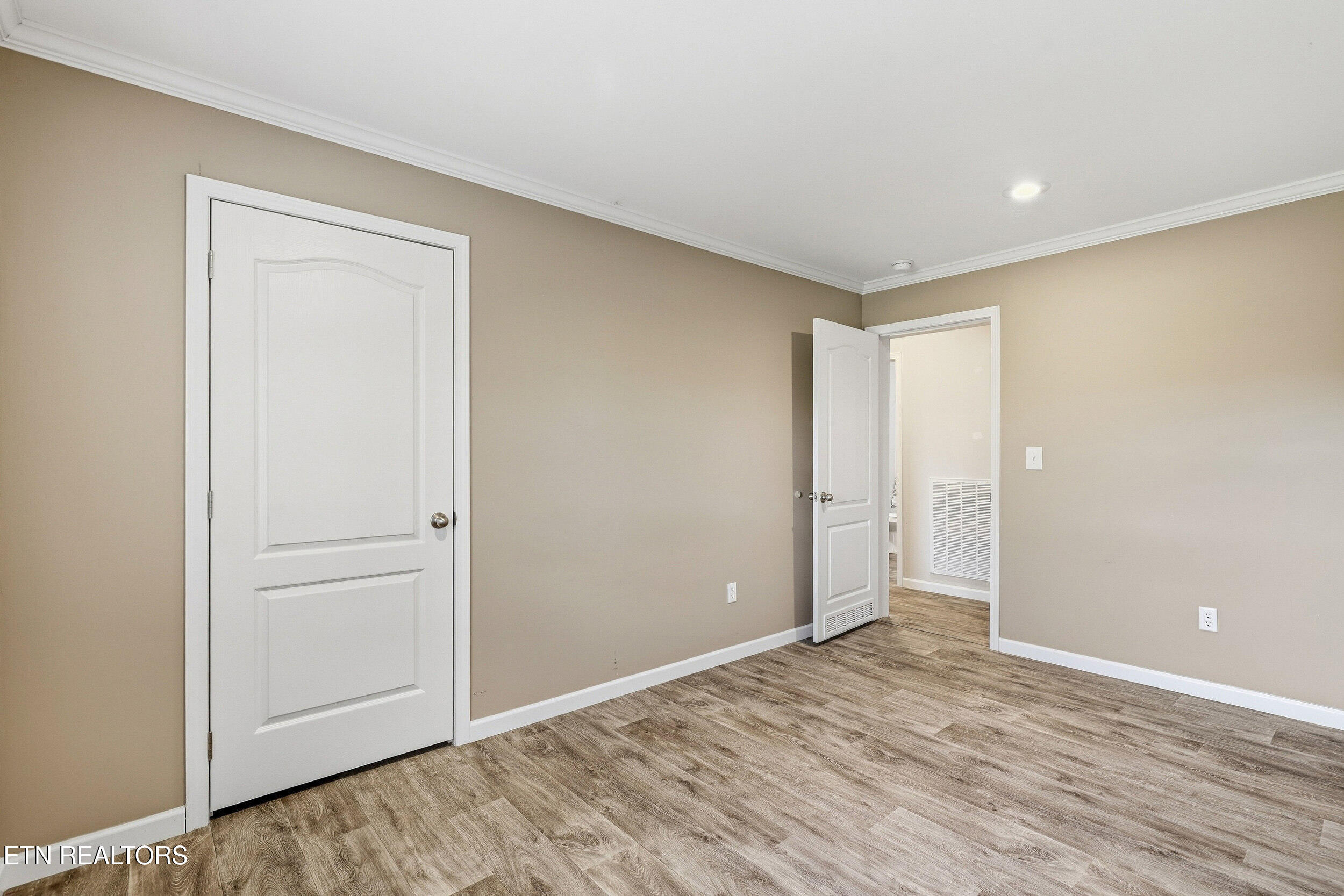 938 Mountain View Street Pigeon Forge TN 37863