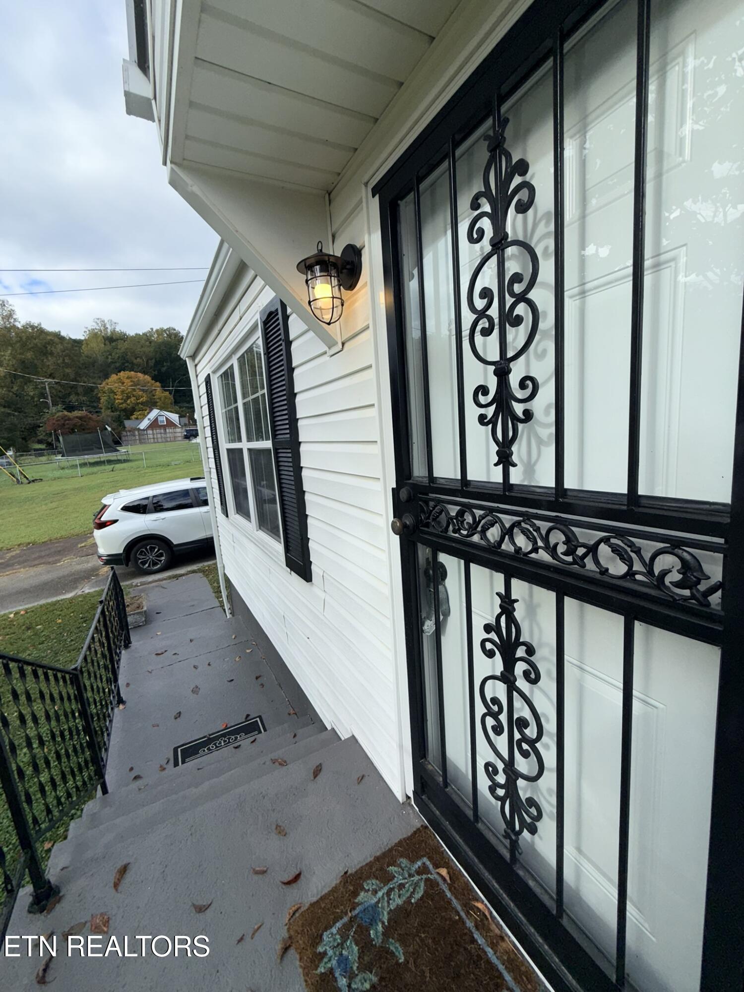 117 Linden Avenue Lafollette TN 37766