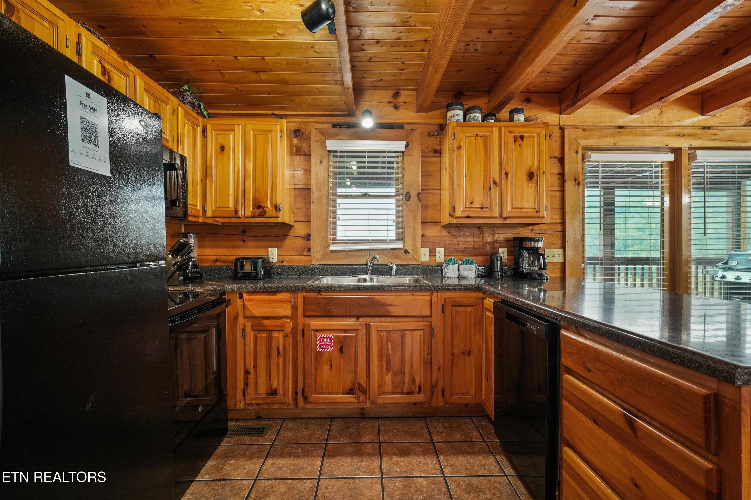 3303 Kestrel Way Pigeon Forge TN 37863