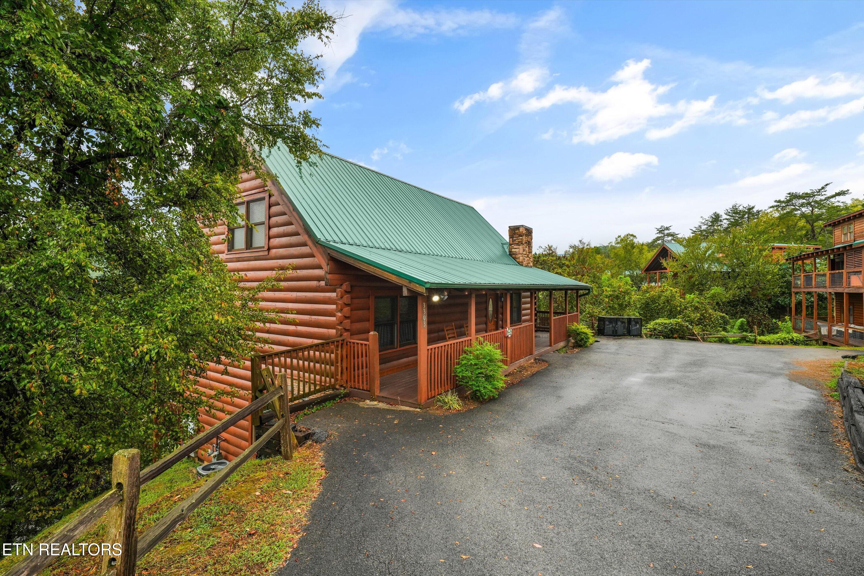 3303 Kestrel Way Pigeon Forge TN 37863