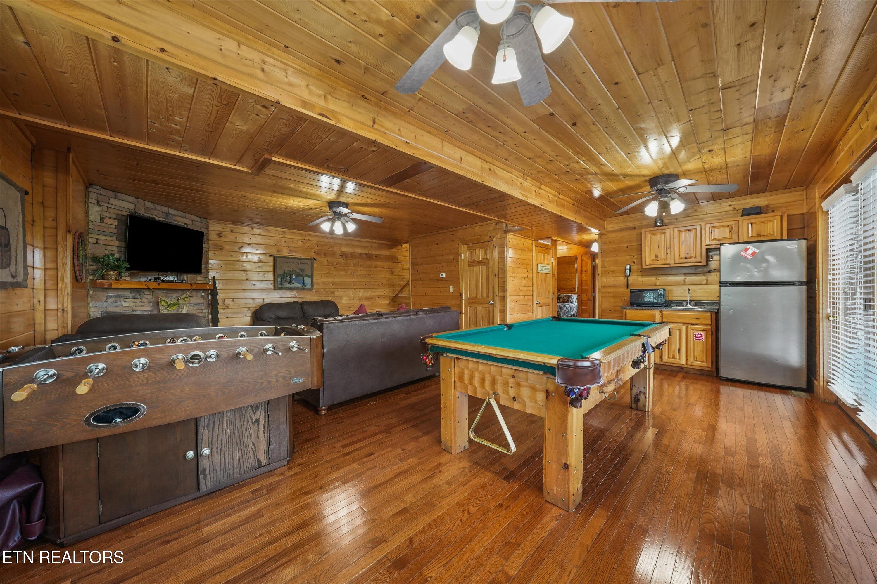 3303 Kestrel Way Pigeon Forge TN 37863