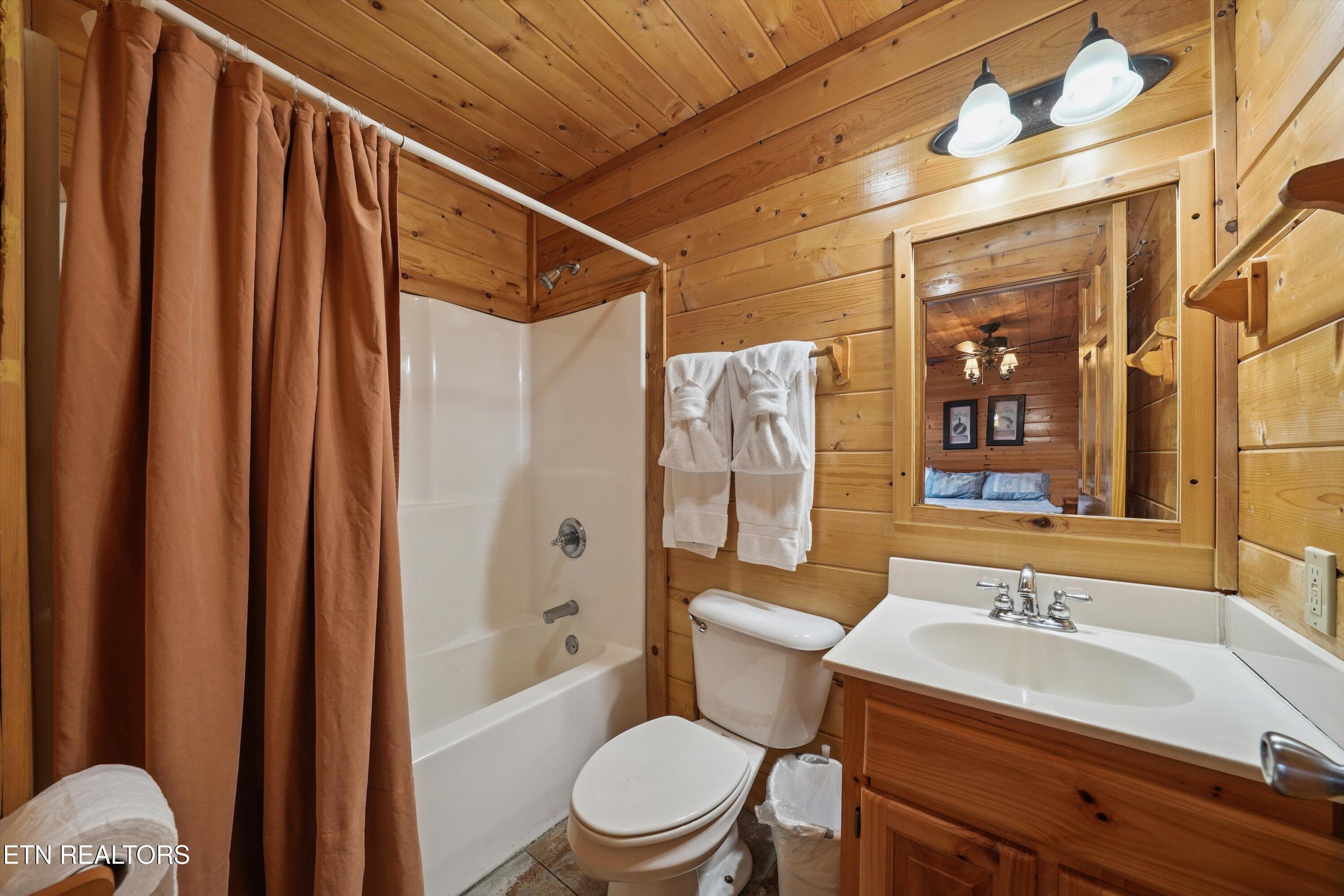 3303 Kestrel Way Pigeon Forge TN 37863