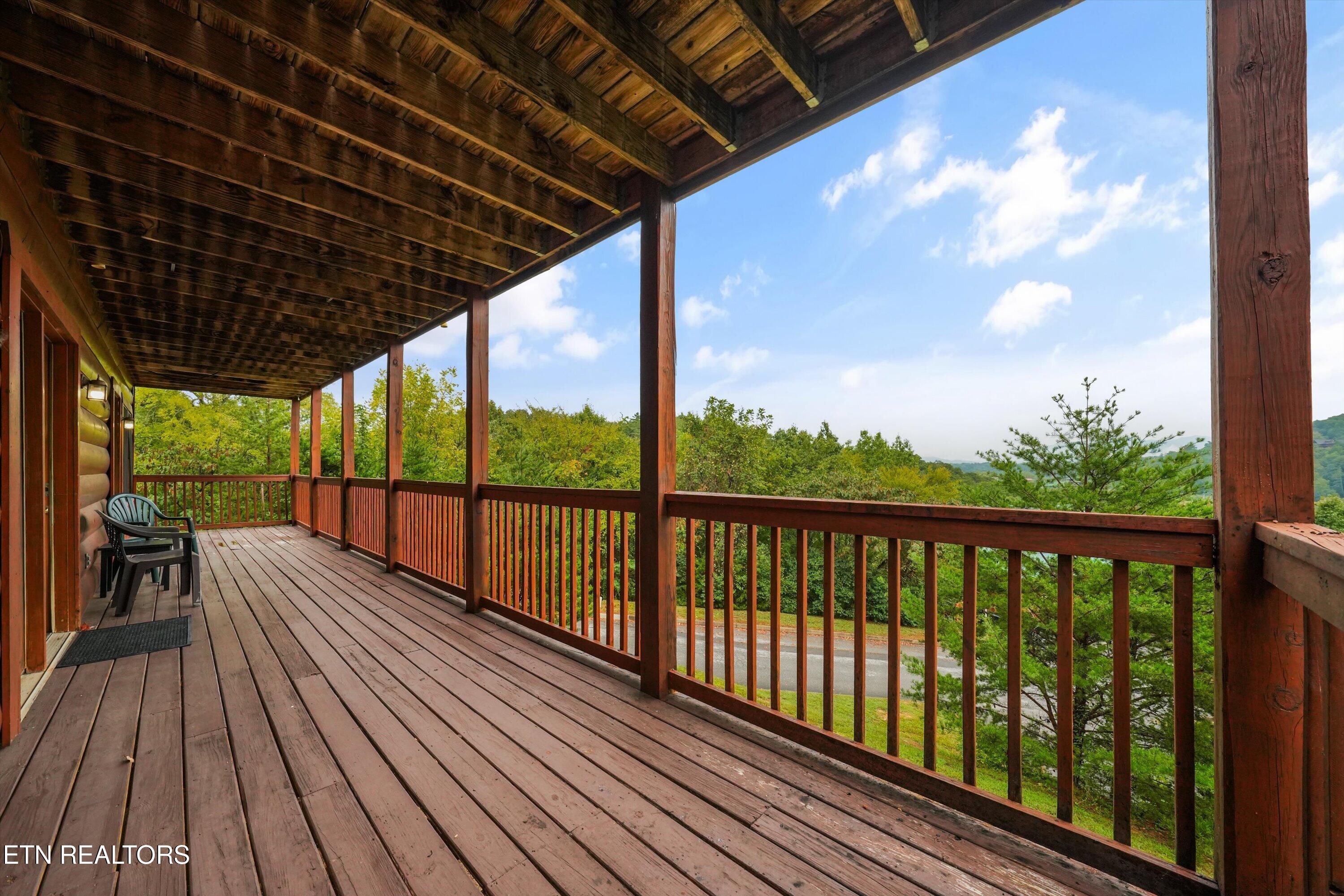 3303 Kestrel Way Pigeon Forge TN 37863
