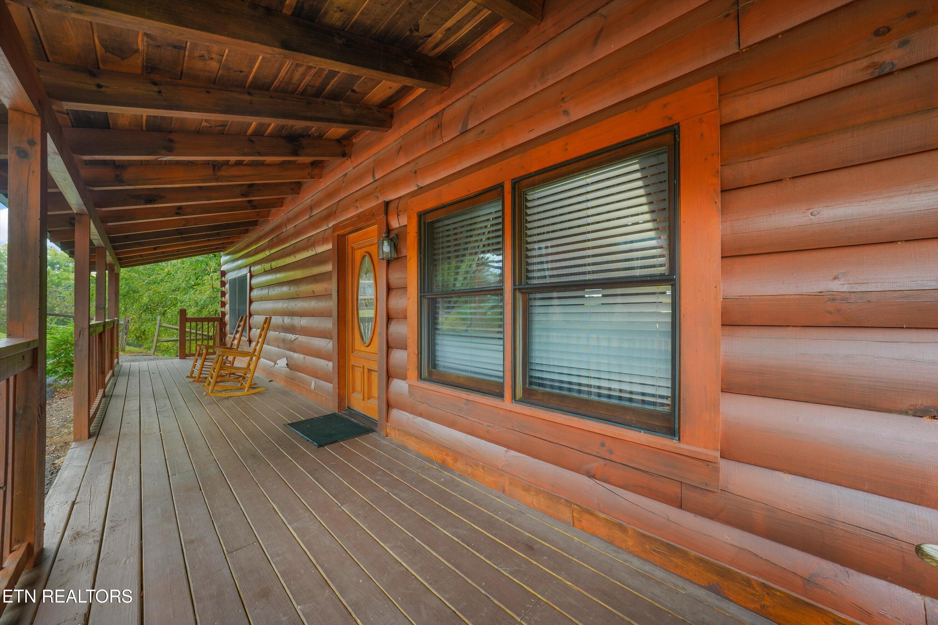 3303 Kestrel Way Pigeon Forge TN 37863