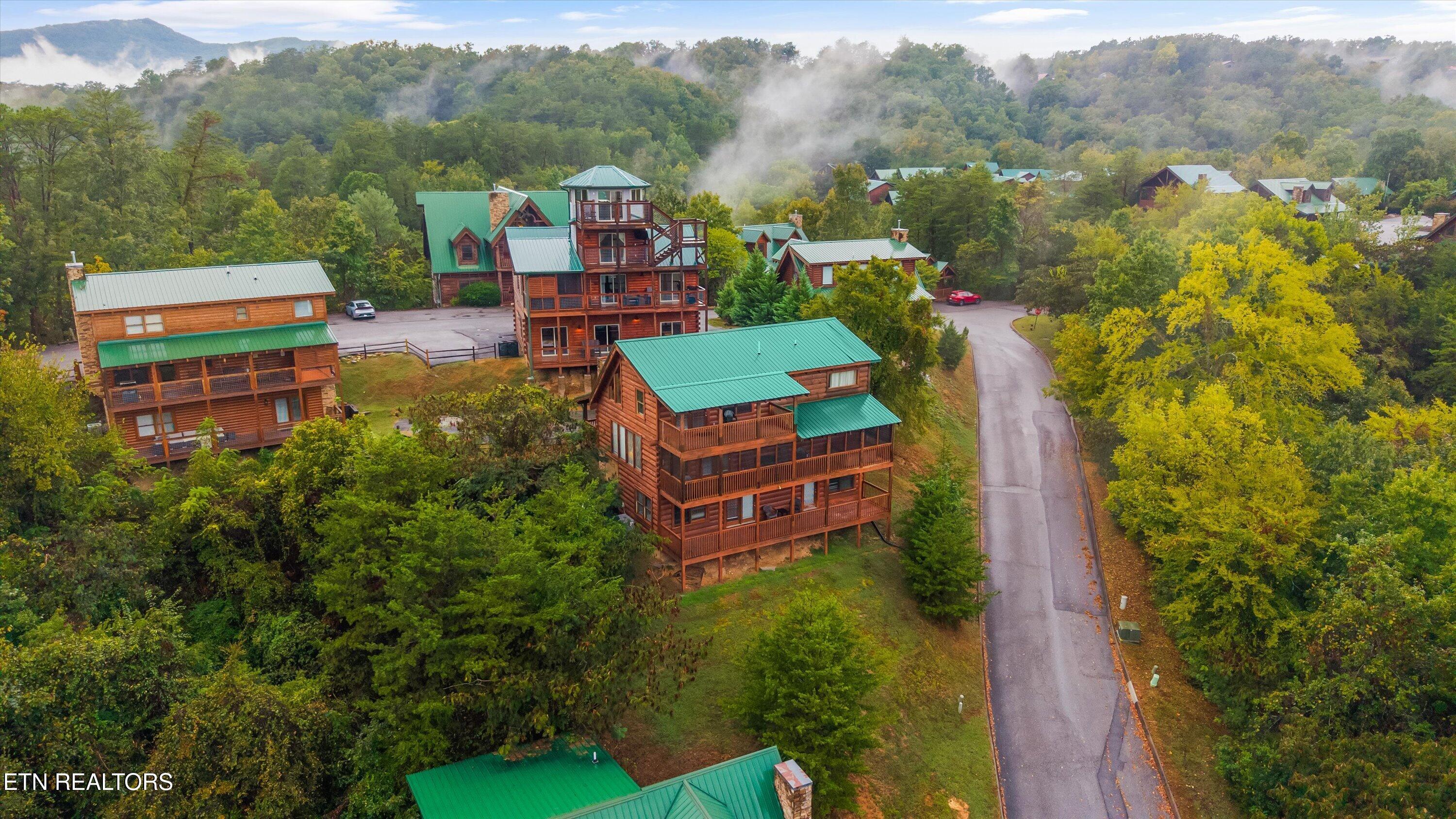 3303 Kestrel Way Pigeon Forge TN 37863