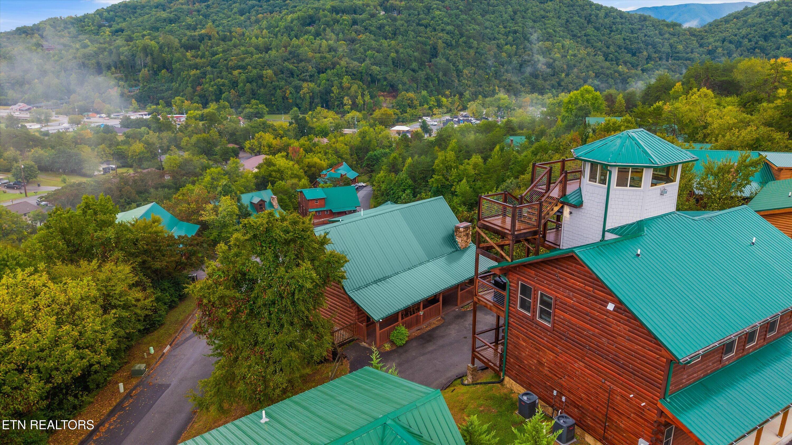 3303 Kestrel Way Pigeon Forge TN 37863