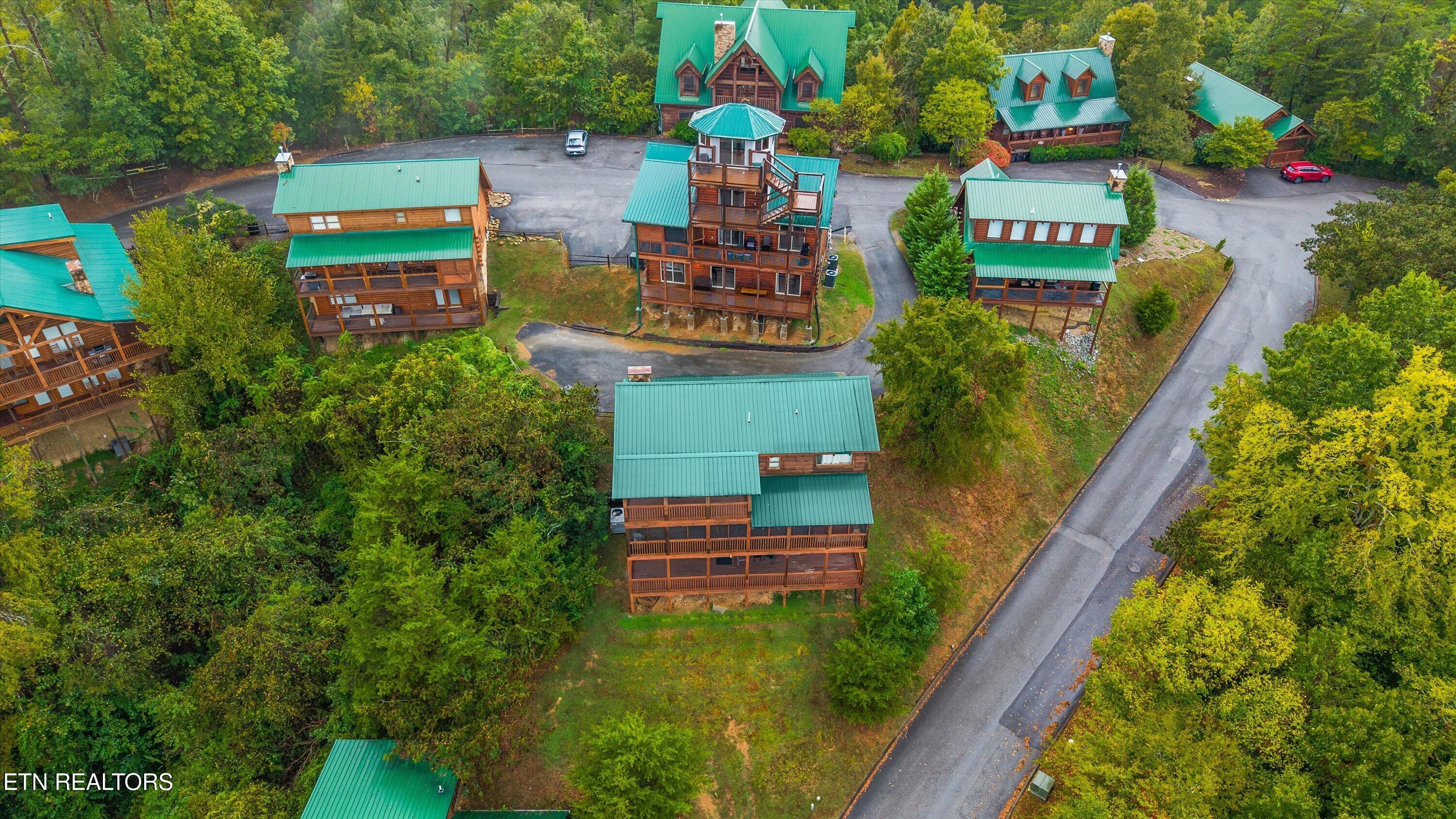 3303 Kestrel Way Pigeon Forge TN 37863