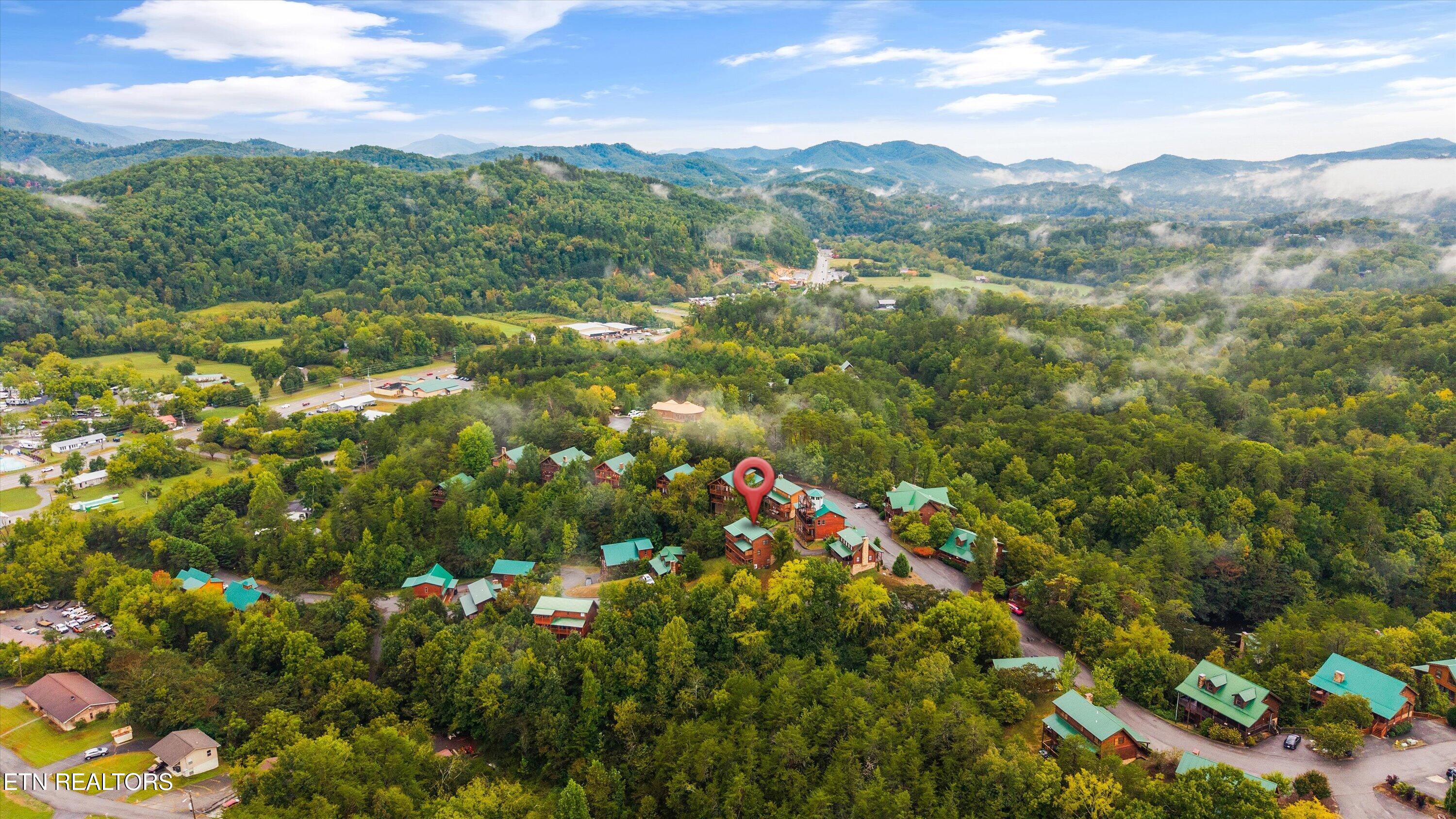 3303 Kestrel Way Pigeon Forge TN 37863