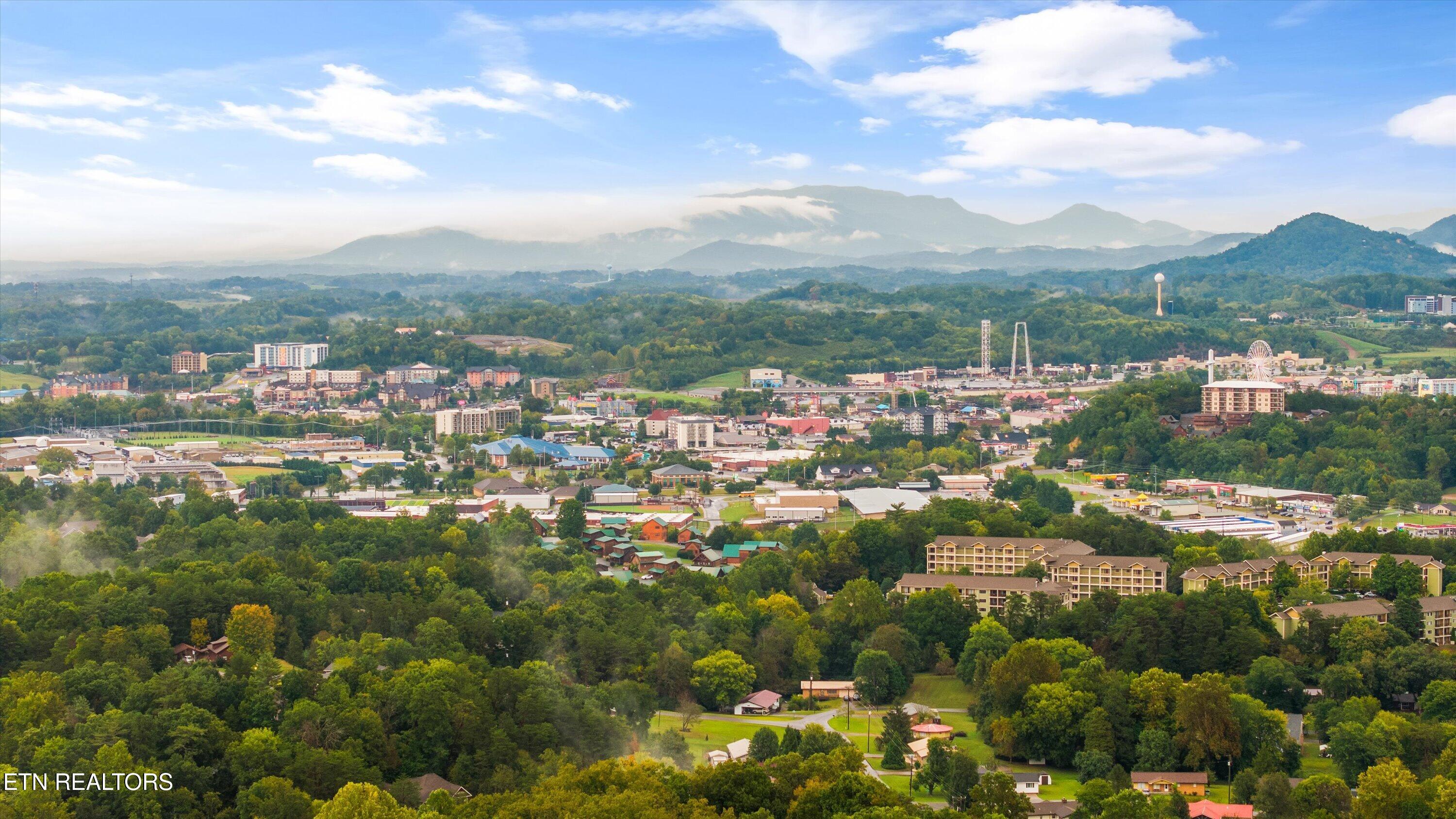 3303 Kestrel Way Pigeon Forge TN 37863