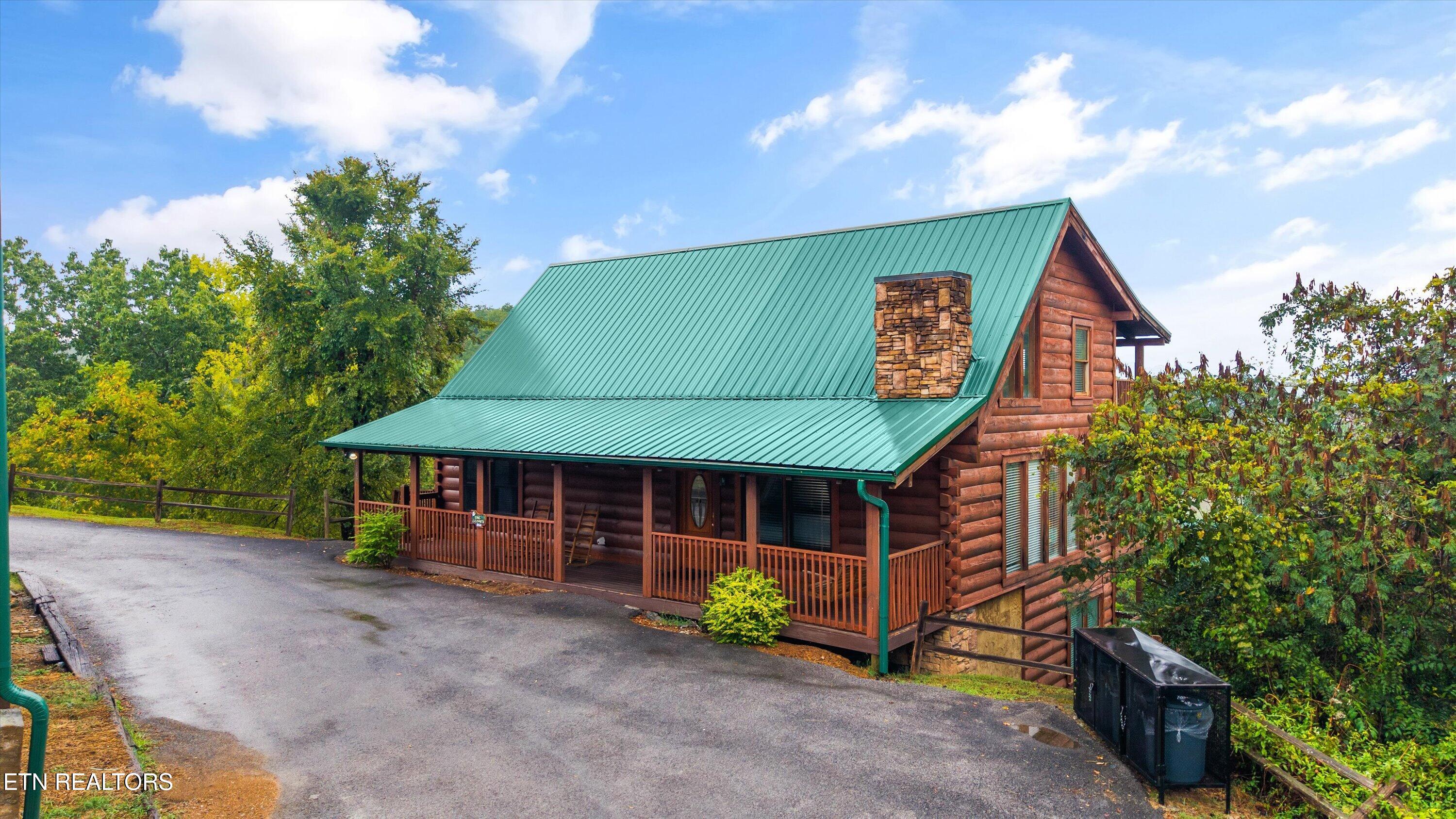 3303 Kestrel Way Pigeon Forge TN 37863