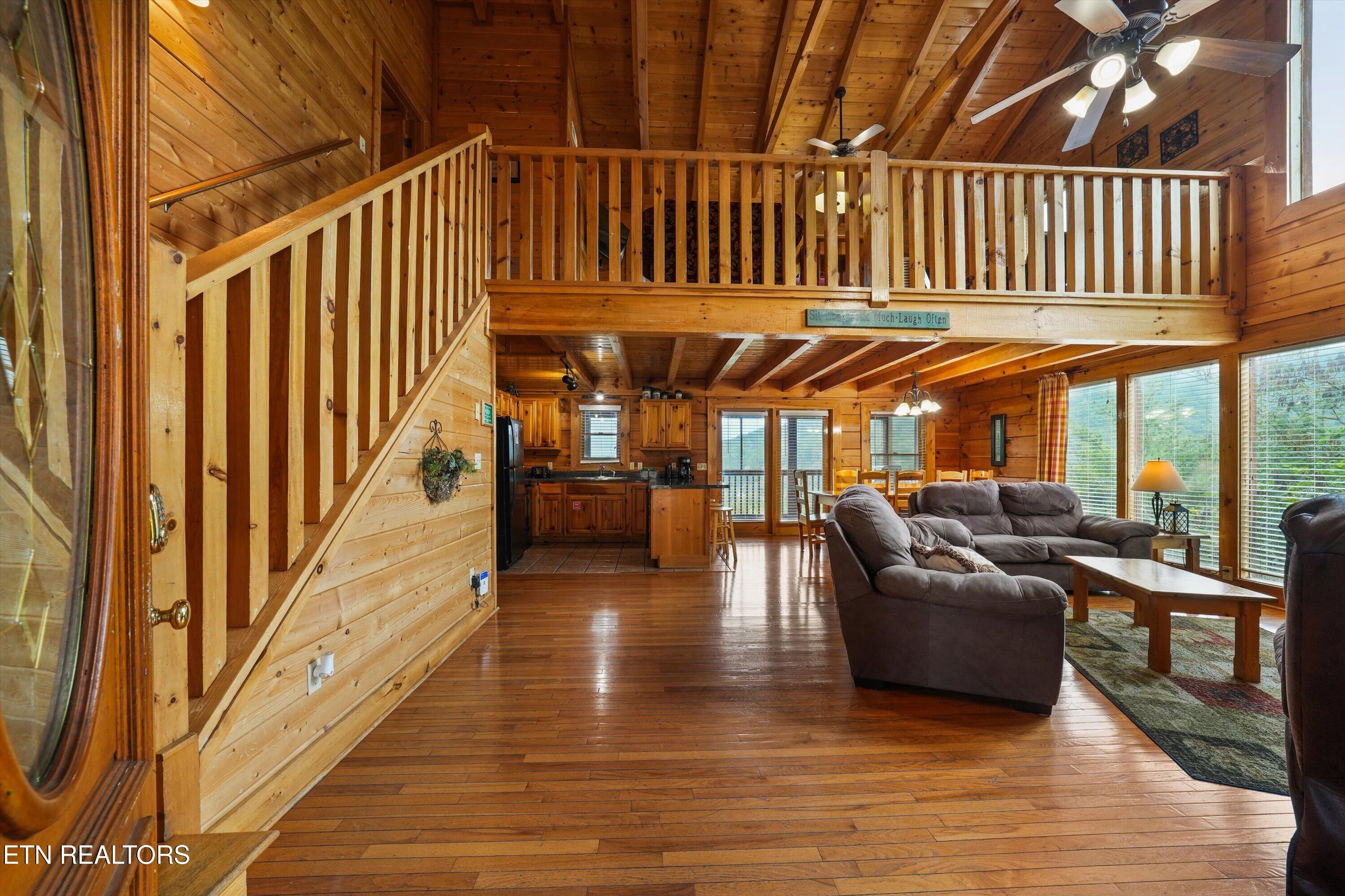 3303 Kestrel Way Pigeon Forge TN 37863