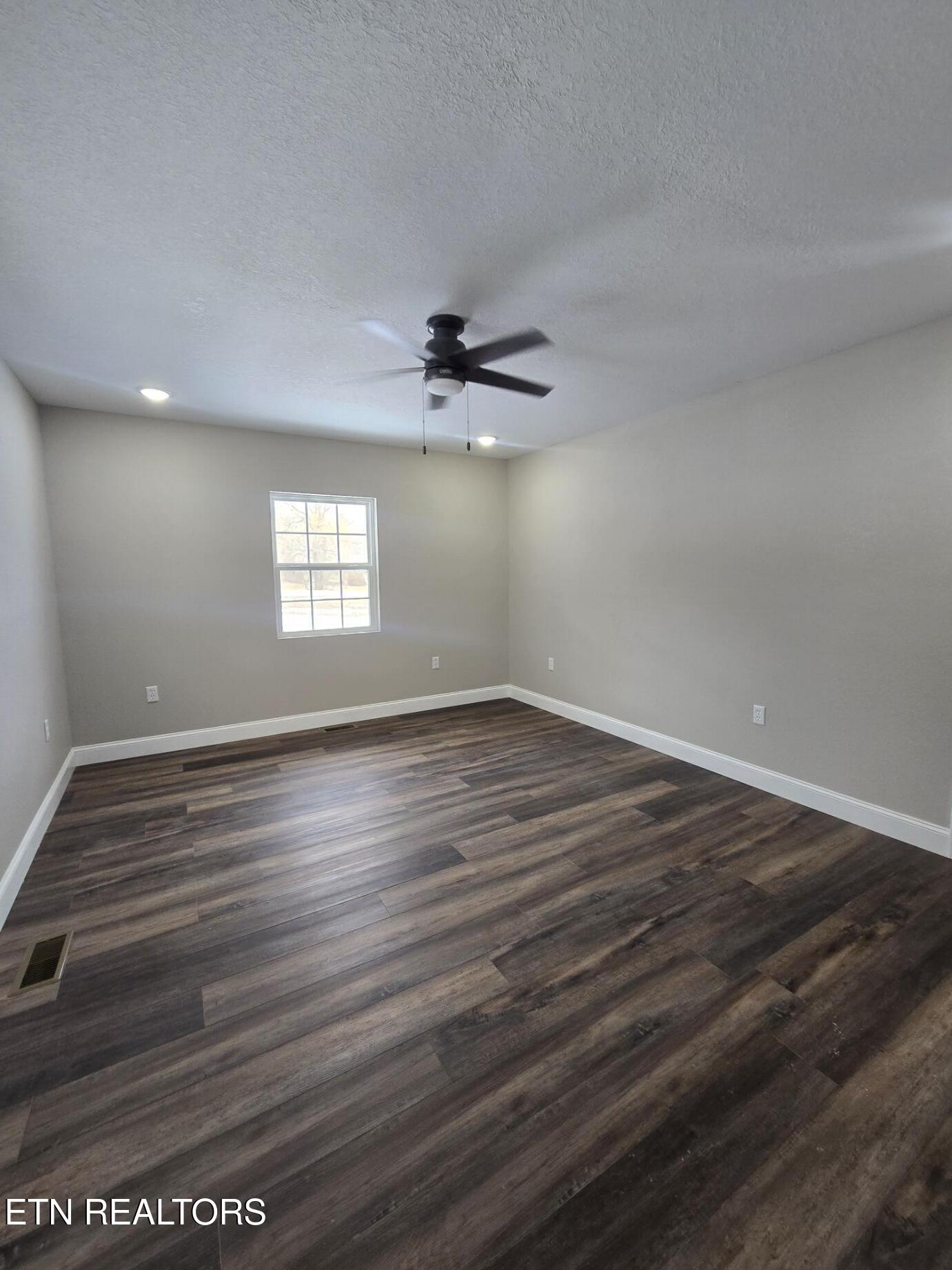 1941 W 3rd Avenue Oneida TN 37841