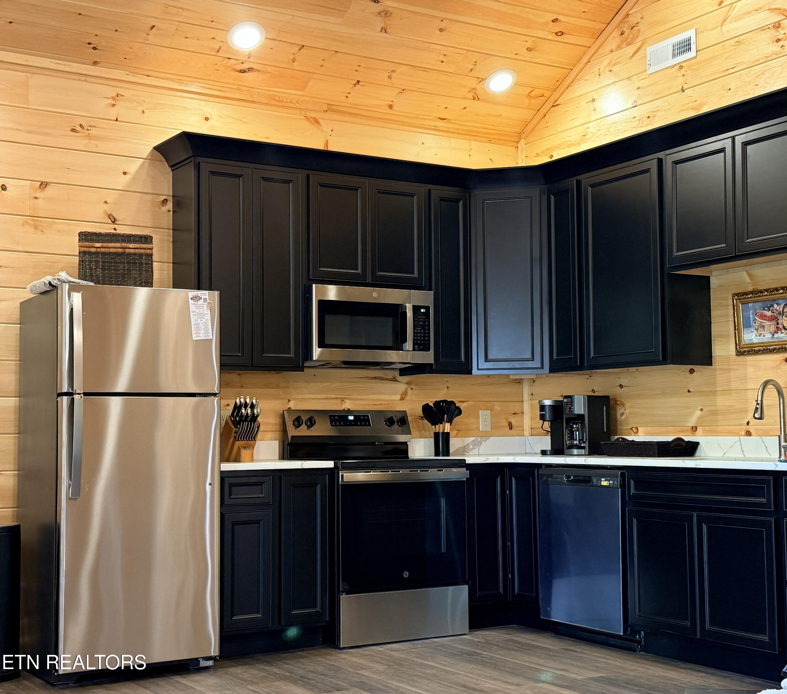 1026 Black Bear Cub Way Sevierville TN 37862