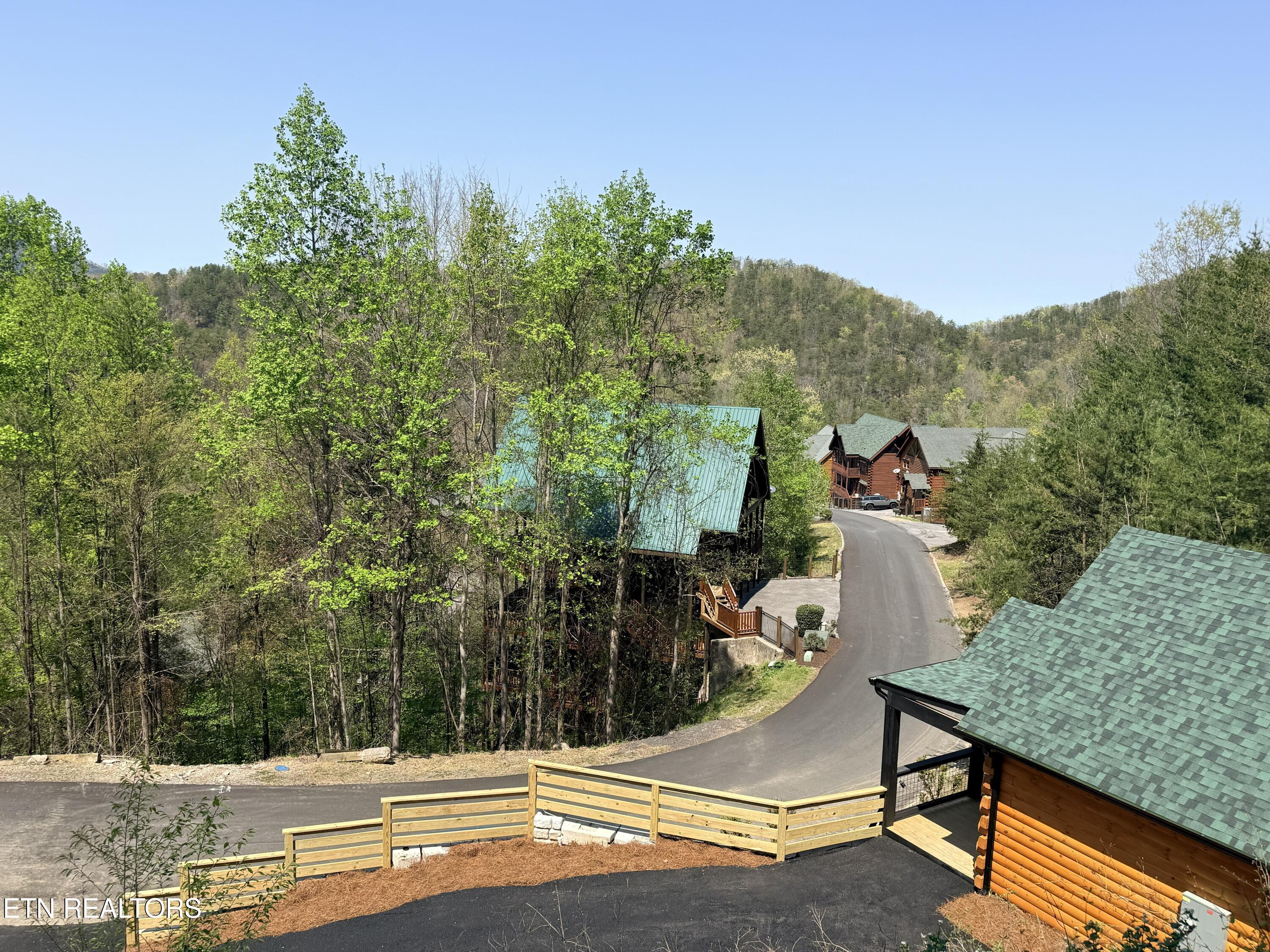 1026 Black Bear Cub Way Sevierville TN 37862