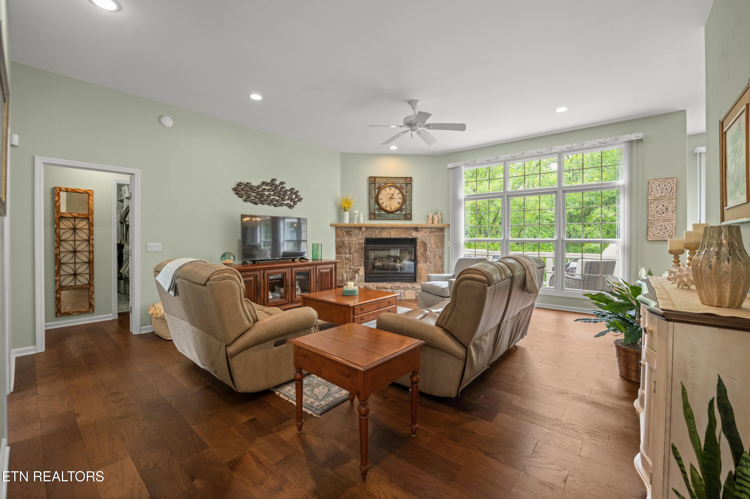 12 Dewsbury Terrace Crossville TN 38558