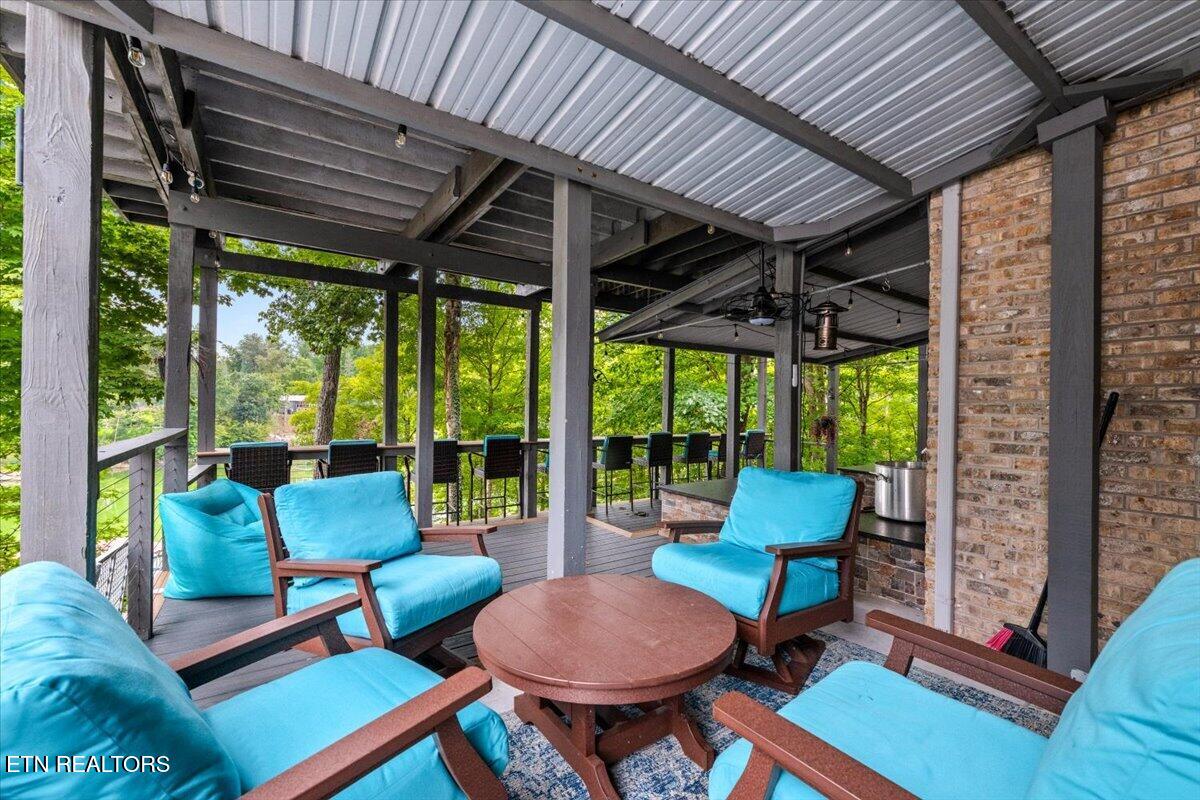 112 Bluff Trace Jacksboro TN 37757