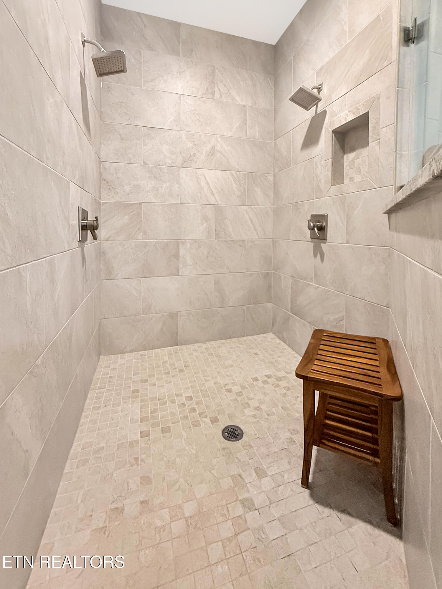 374 Norris Crest Drive Lafollette TN 37766