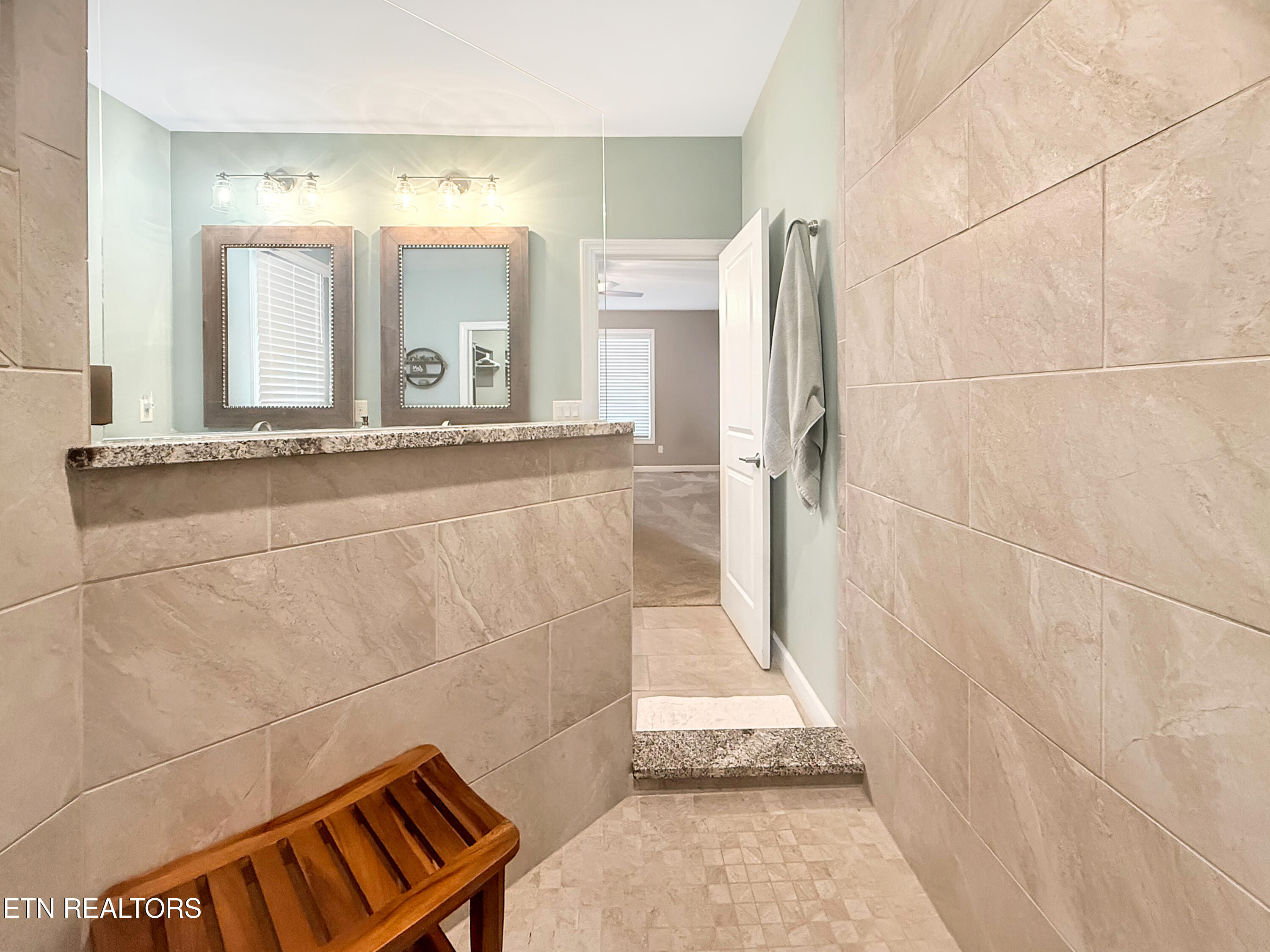 374 Norris Crest Drive Lafollette TN 37766