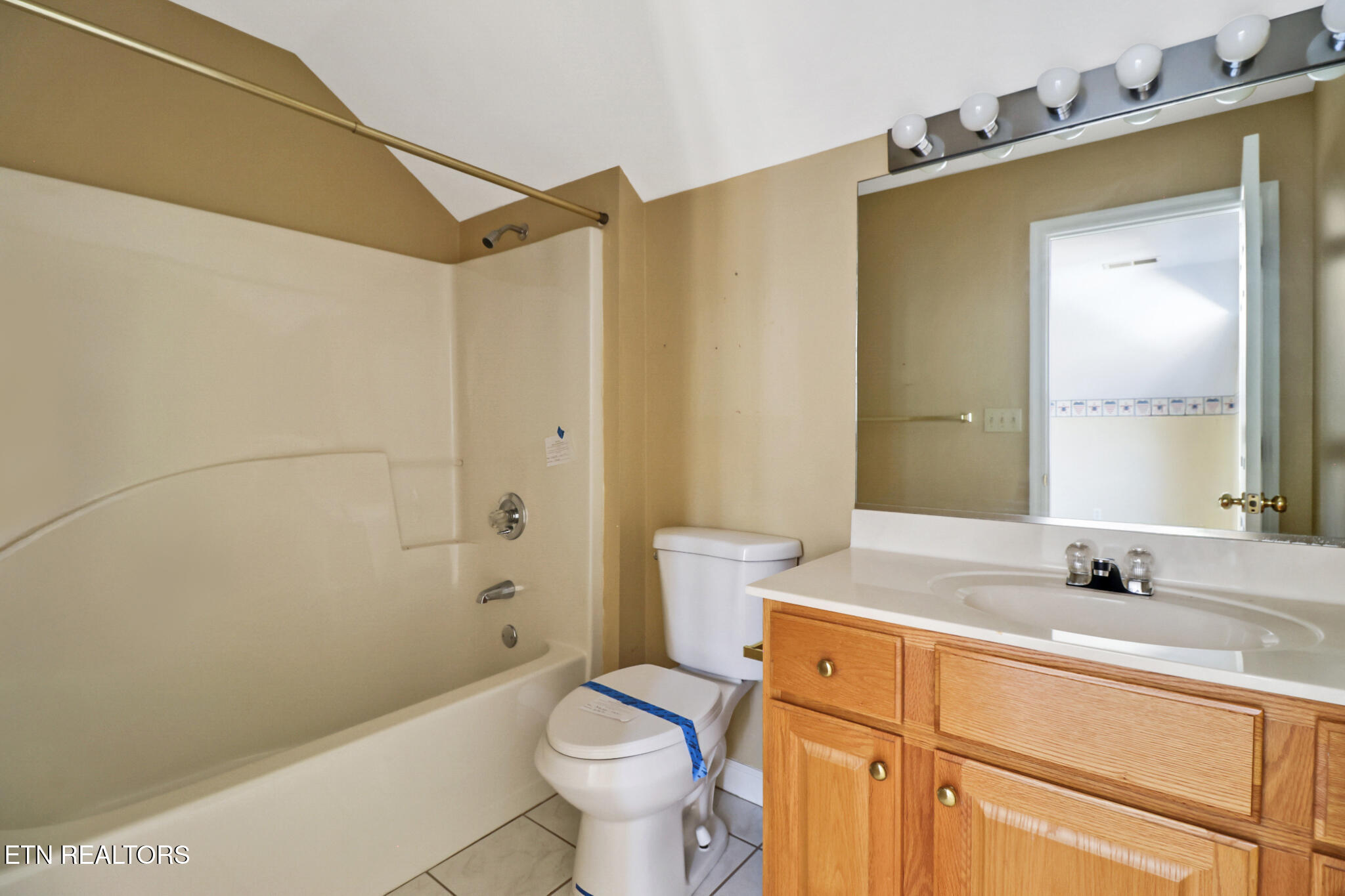 121 Inata Circle Loudon TN 37774