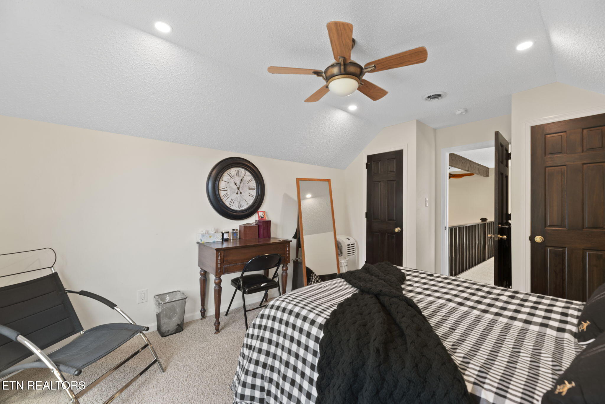 1530 N Courtney Oak Lane Knoxville TN 37938
