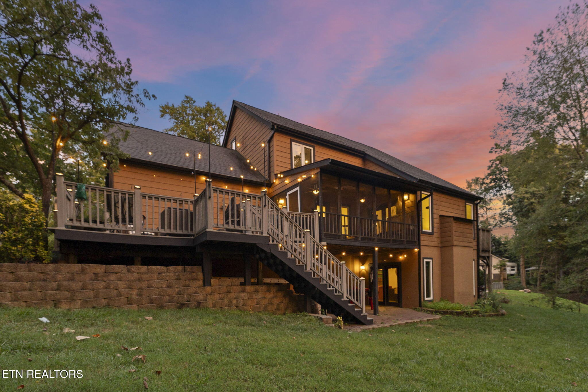 1530 N Courtney Oak Lane Knoxville TN 37938