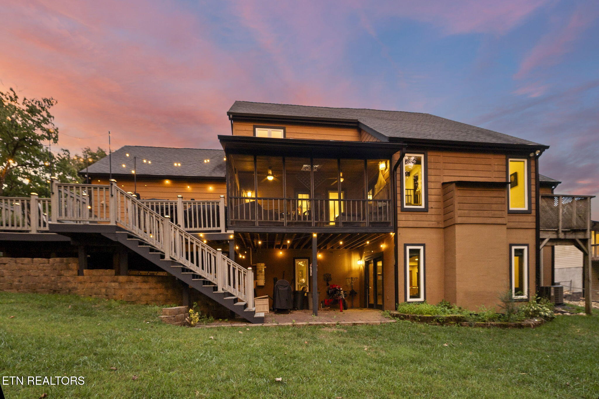 1530 N Courtney Oak Lane Knoxville TN 37938