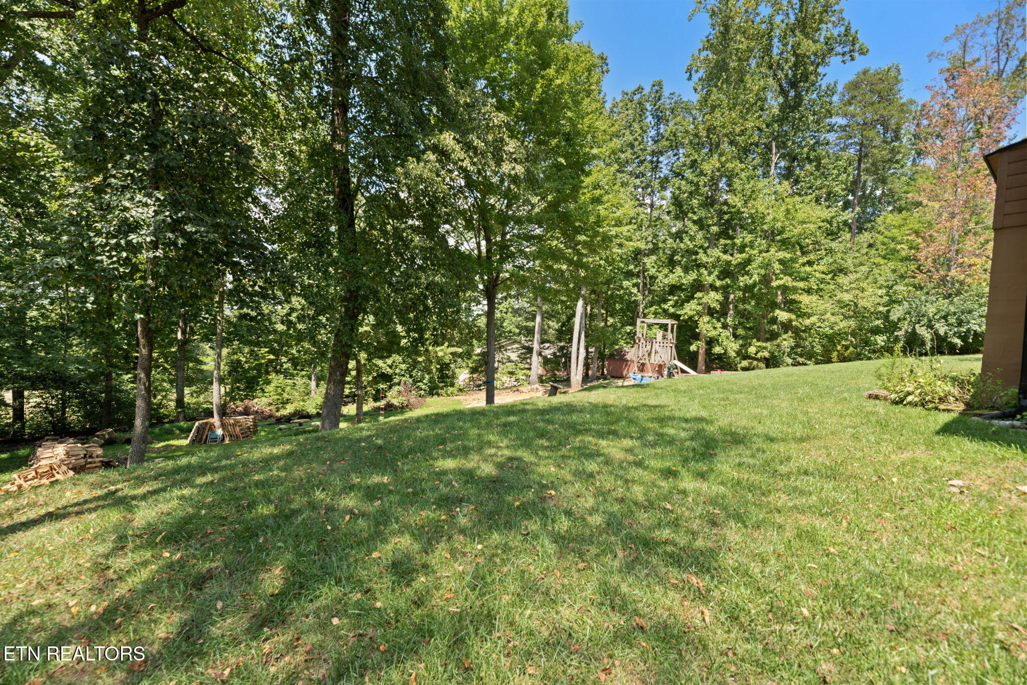1530 N Courtney Oak Lane Knoxville TN 37938