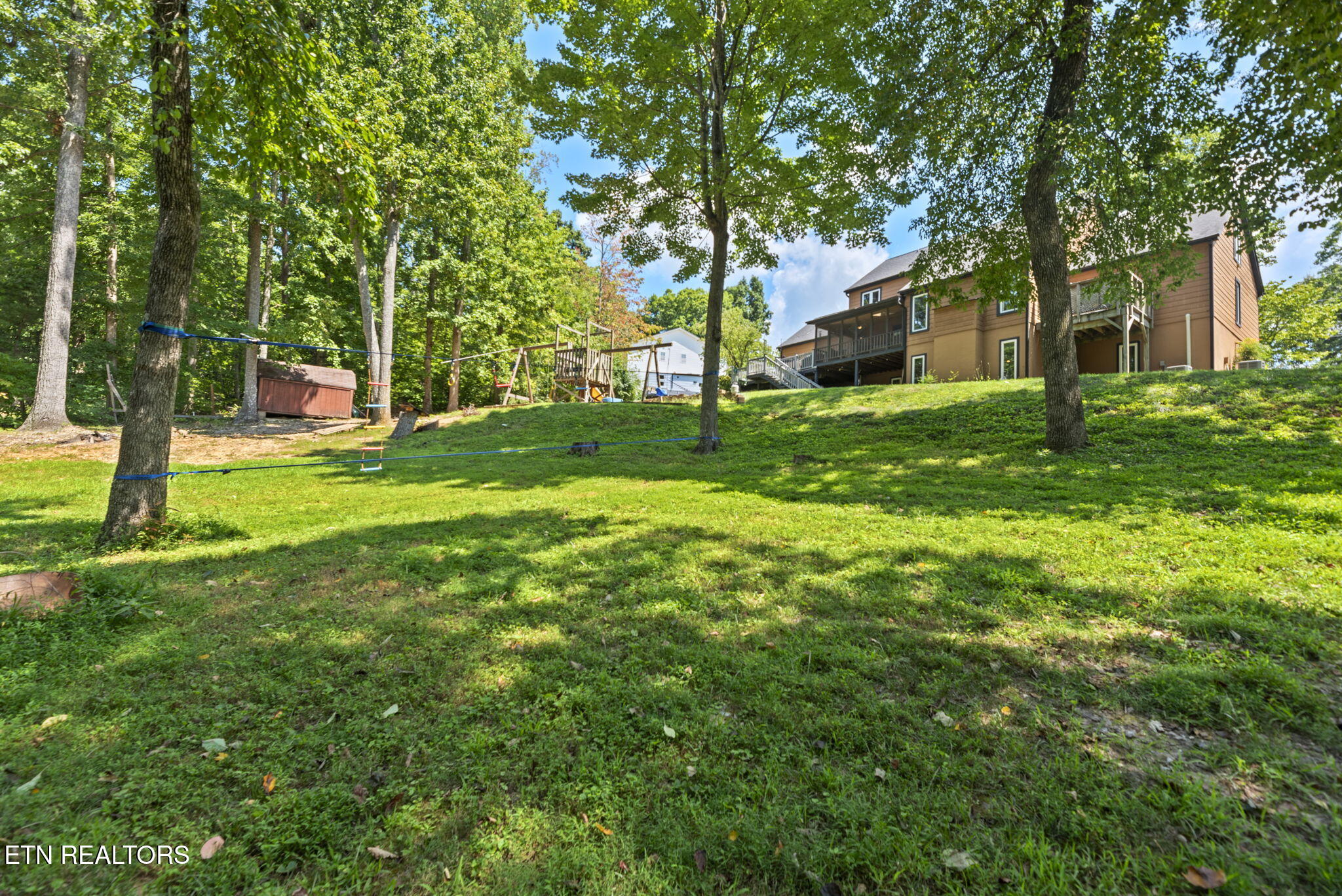 1530 N Courtney Oak Lane Knoxville TN 37938