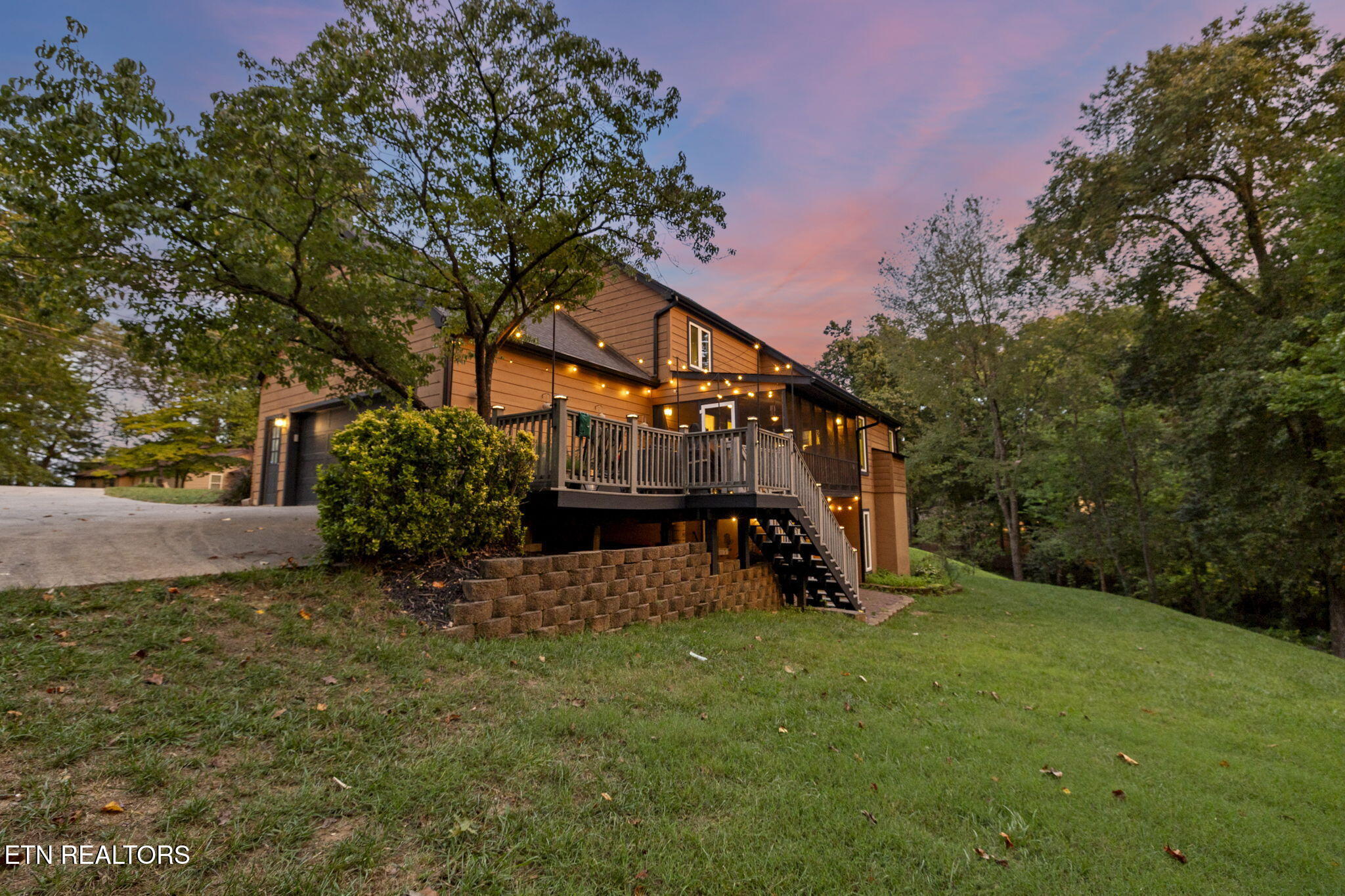 1530 N Courtney Oak Lane Knoxville TN 37938