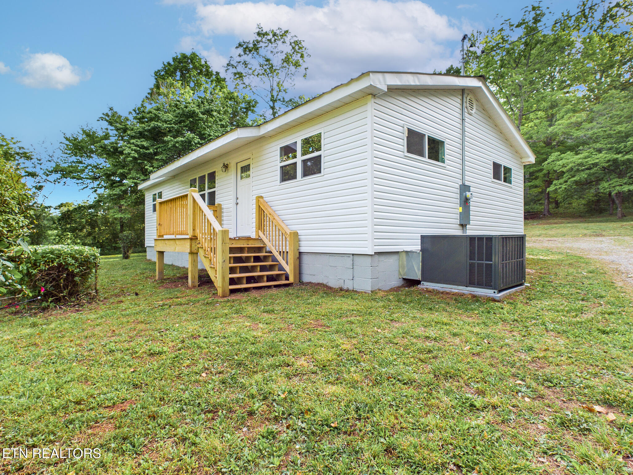 2414 Highway 39 E Englewood TN 37329