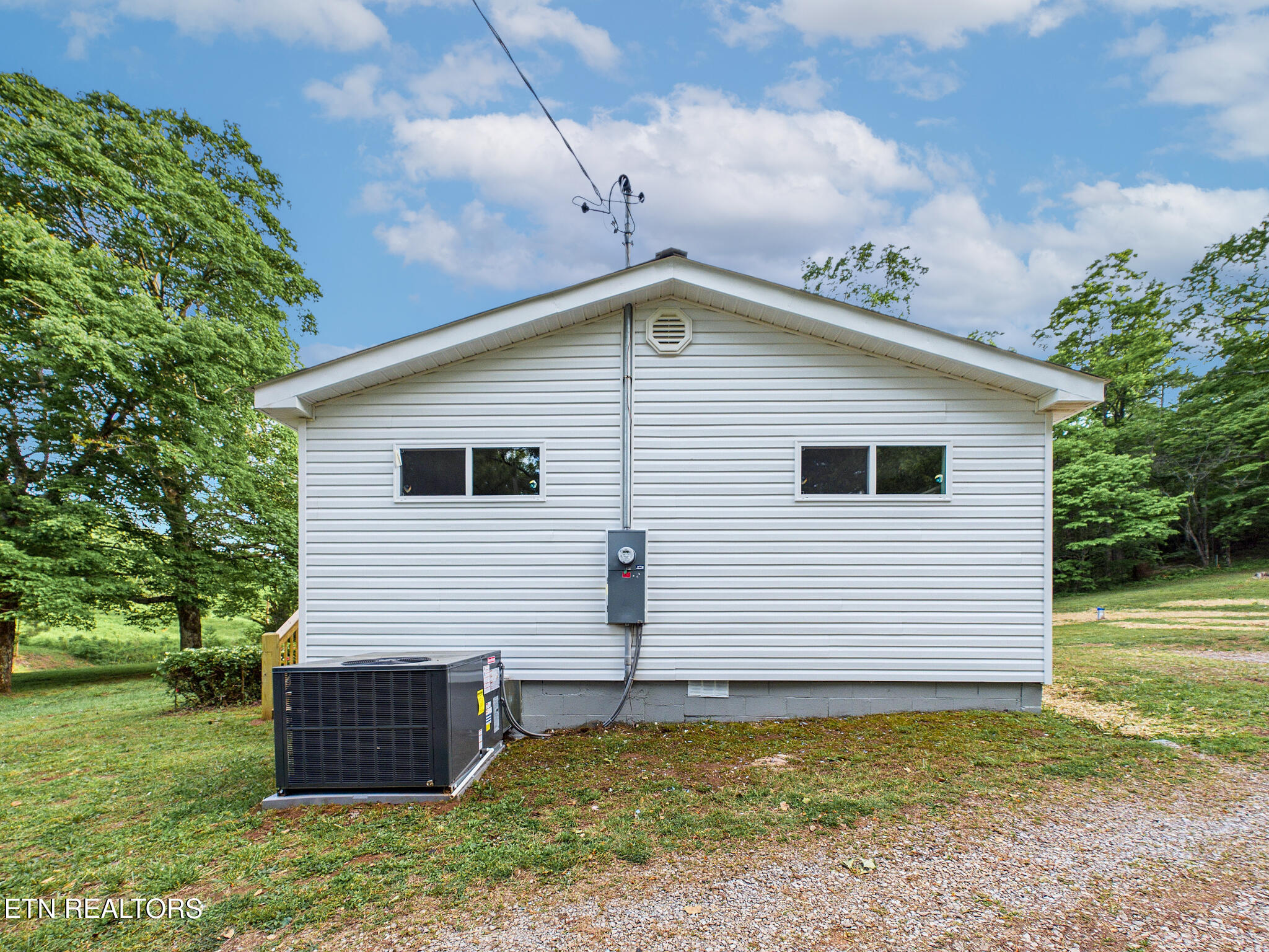 2414 Highway 39 E Englewood TN 37329