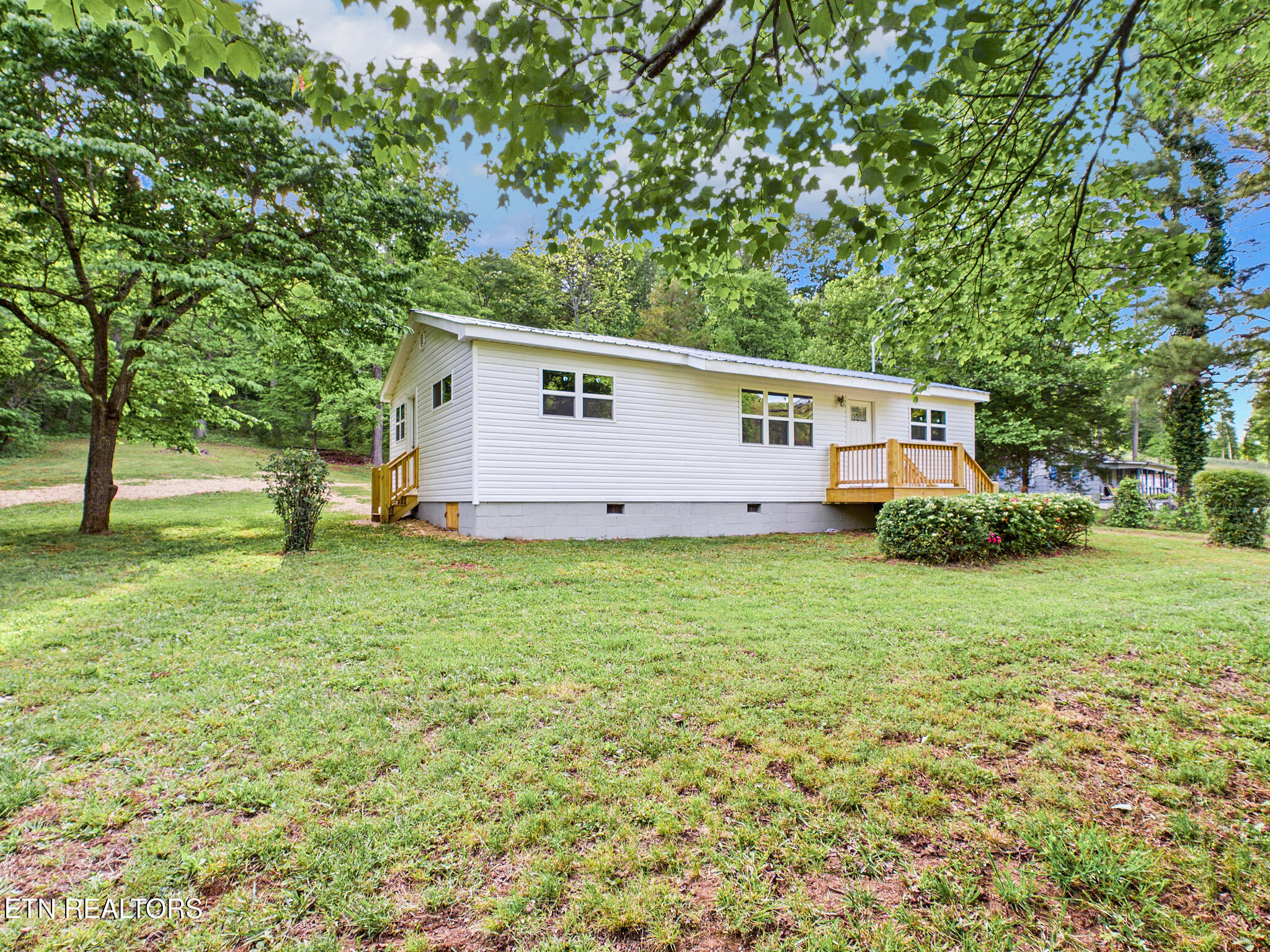 2414 Highway 39 E Englewood TN 37329