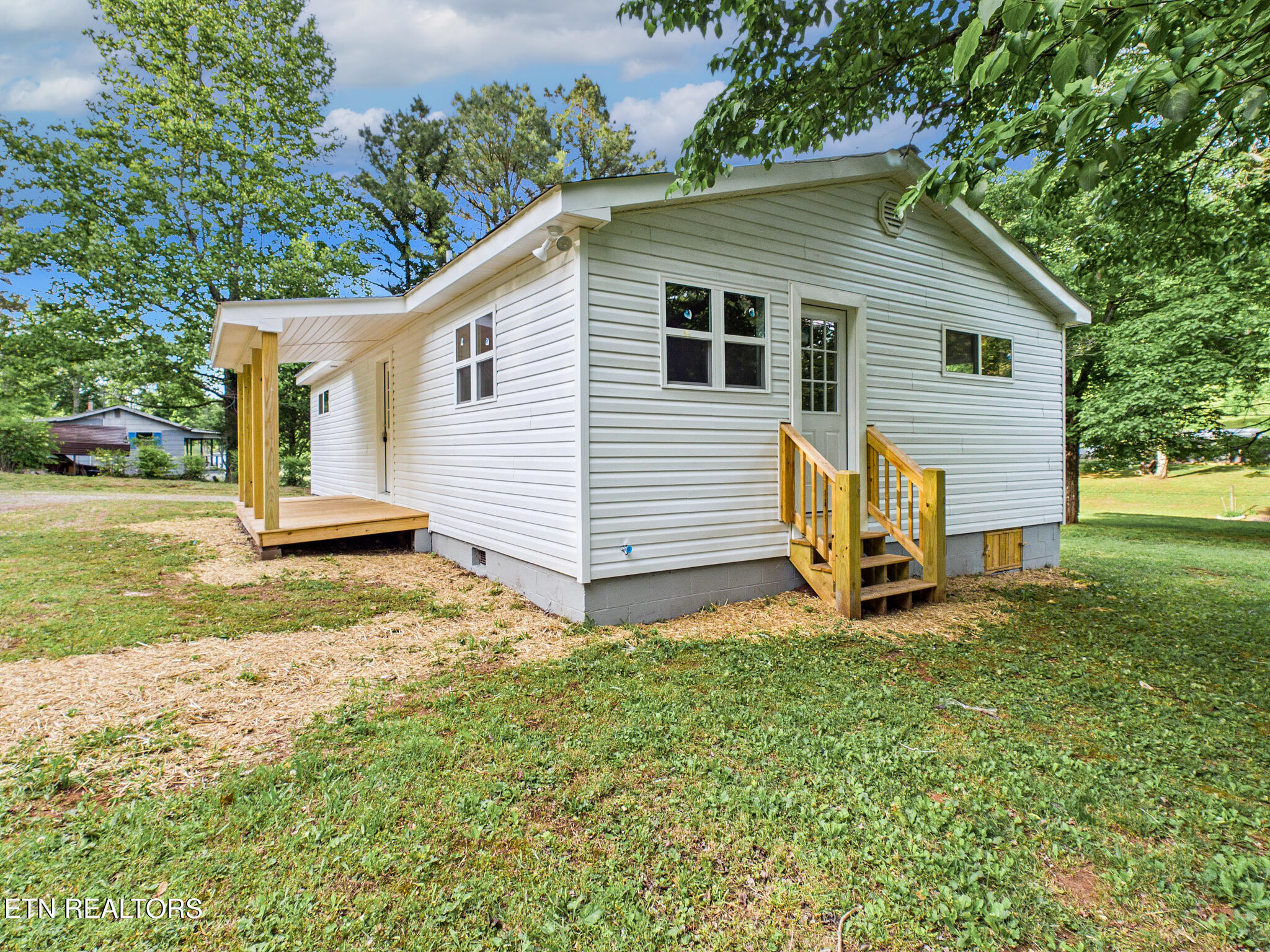 2414 Highway 39 E Englewood TN 37329
