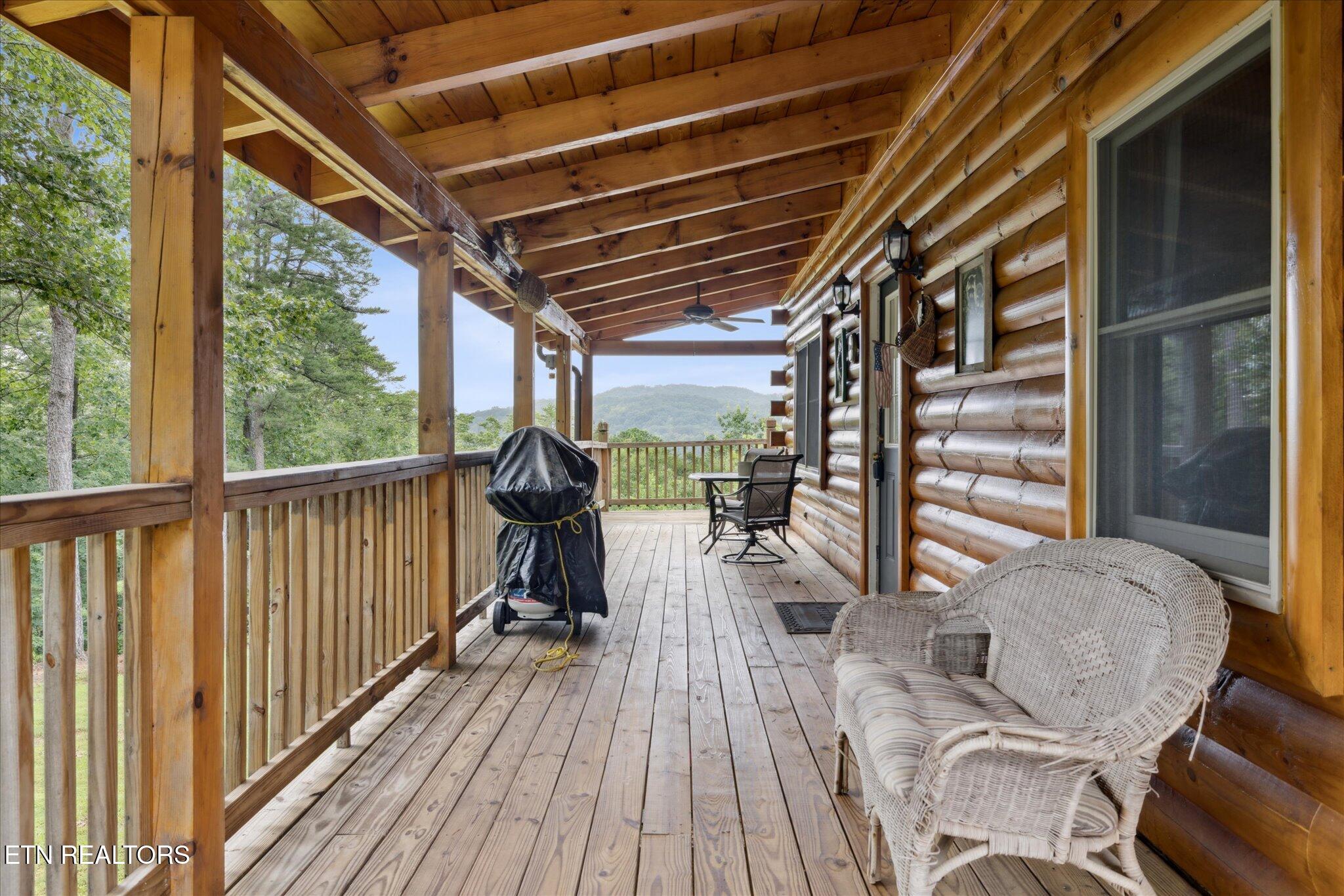 1818 Saddle Way Sevierville TN 37876