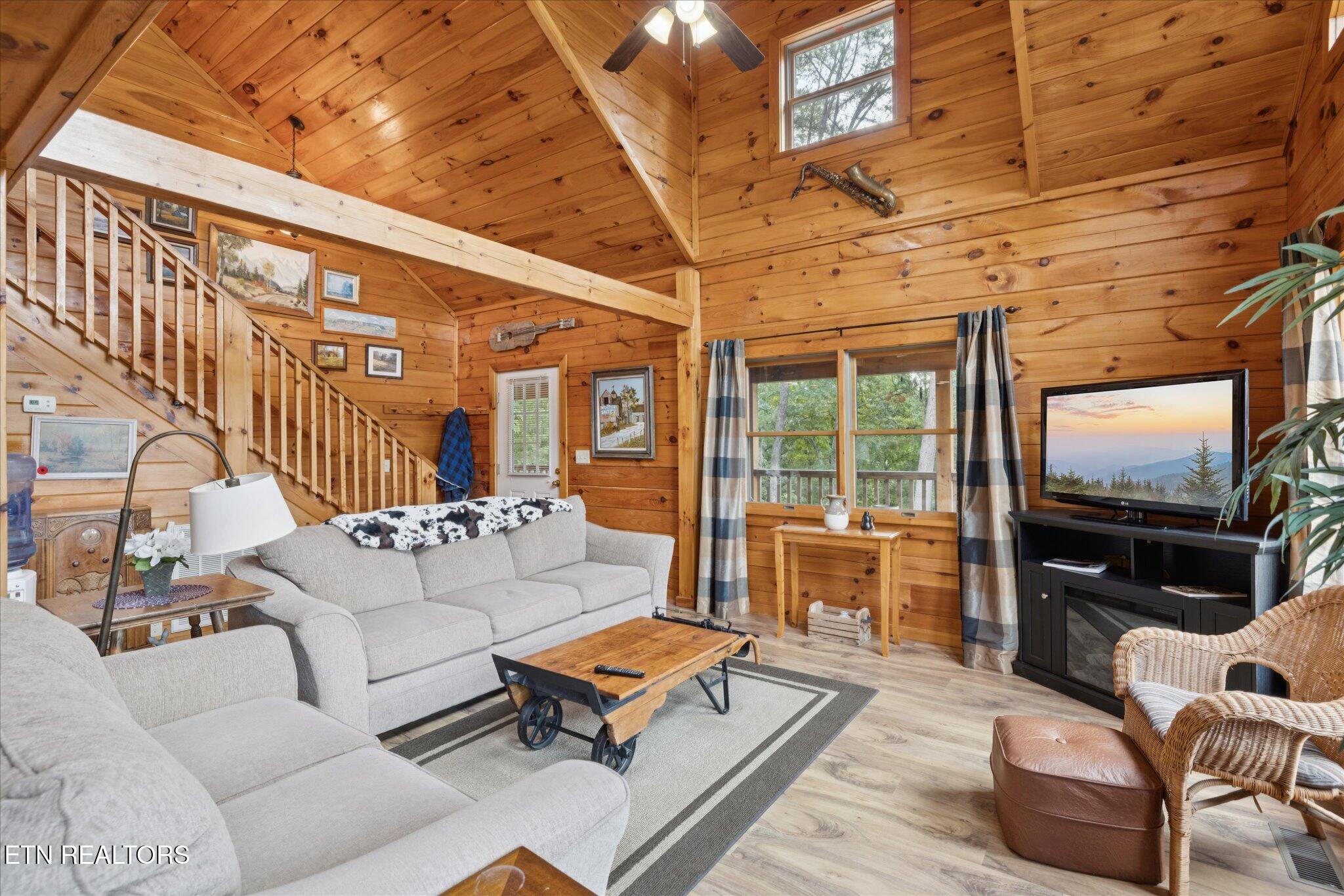 1818 Saddle Way Sevierville TN 37876
