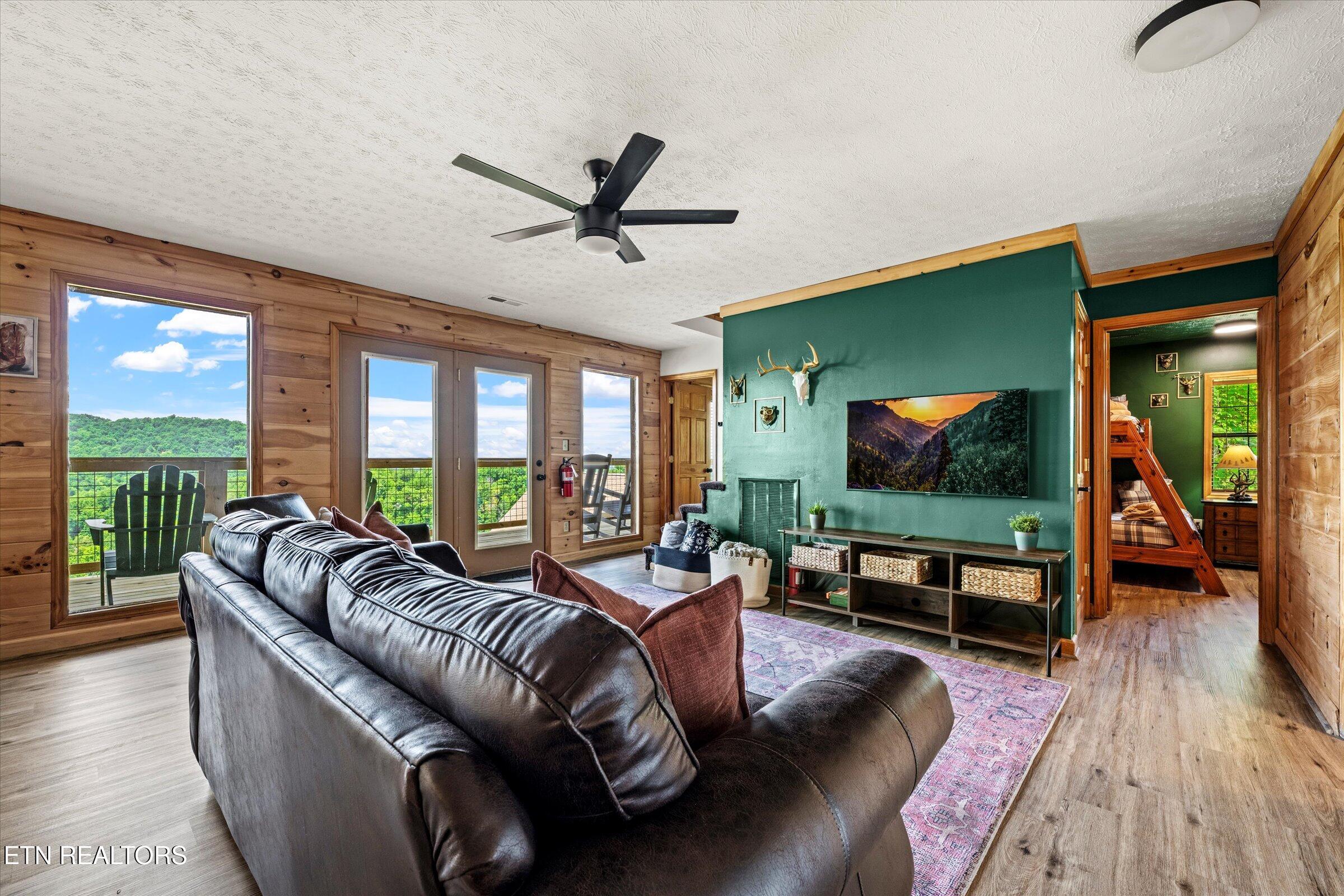 1578 Bears Den Way Sevierville TN 37862