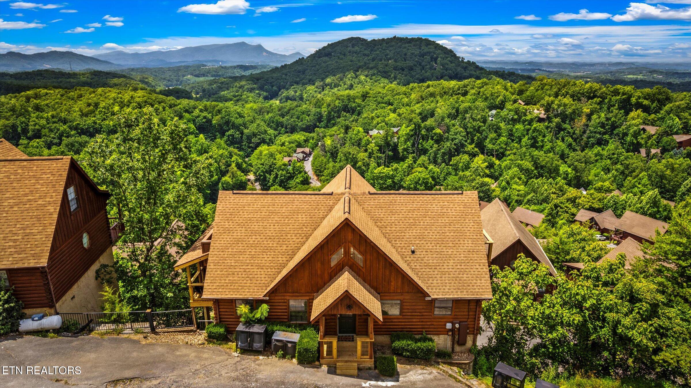 1578 Bears Den Way Sevierville TN 37862