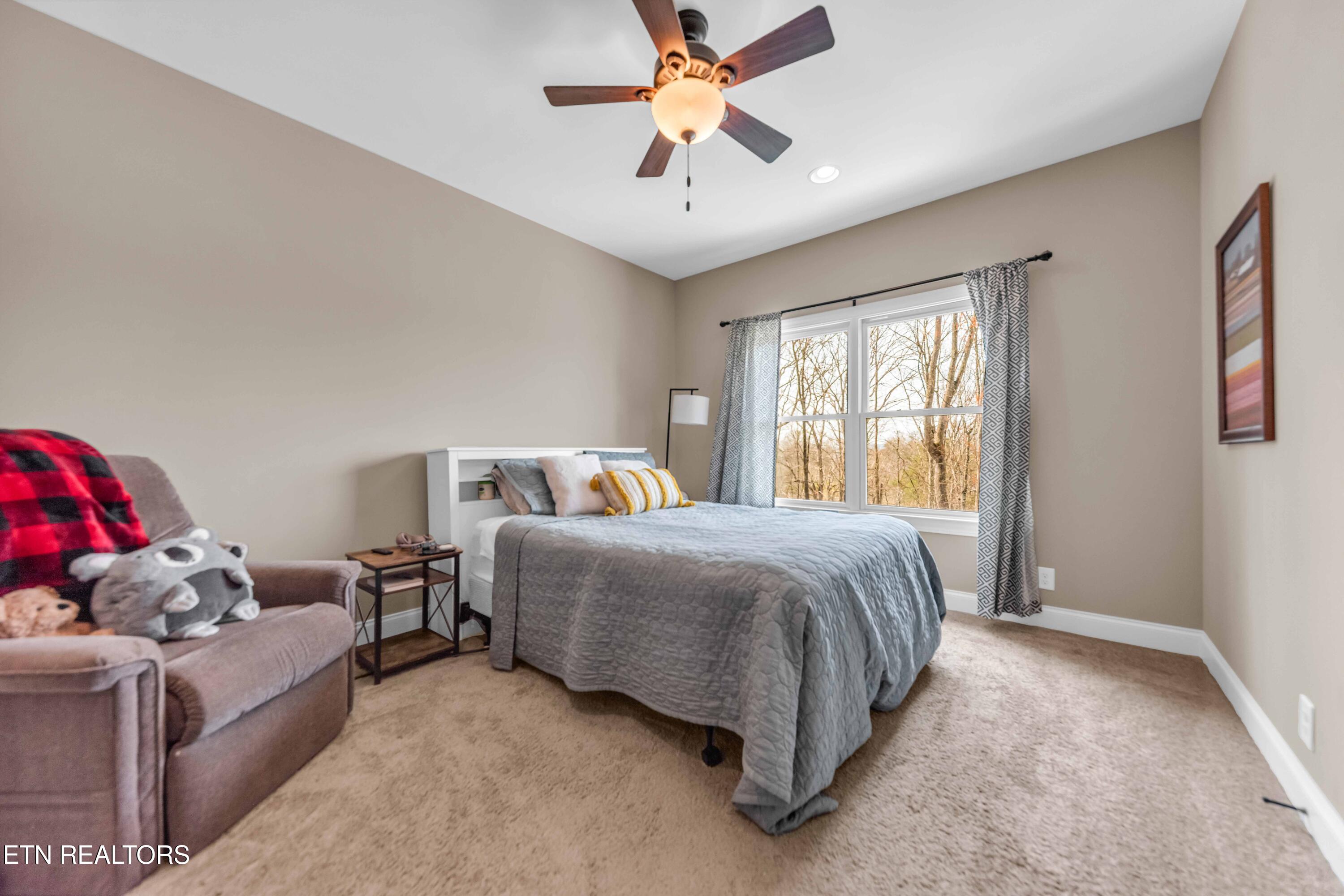 6743 Long Shadow Way Knoxville TN 37918