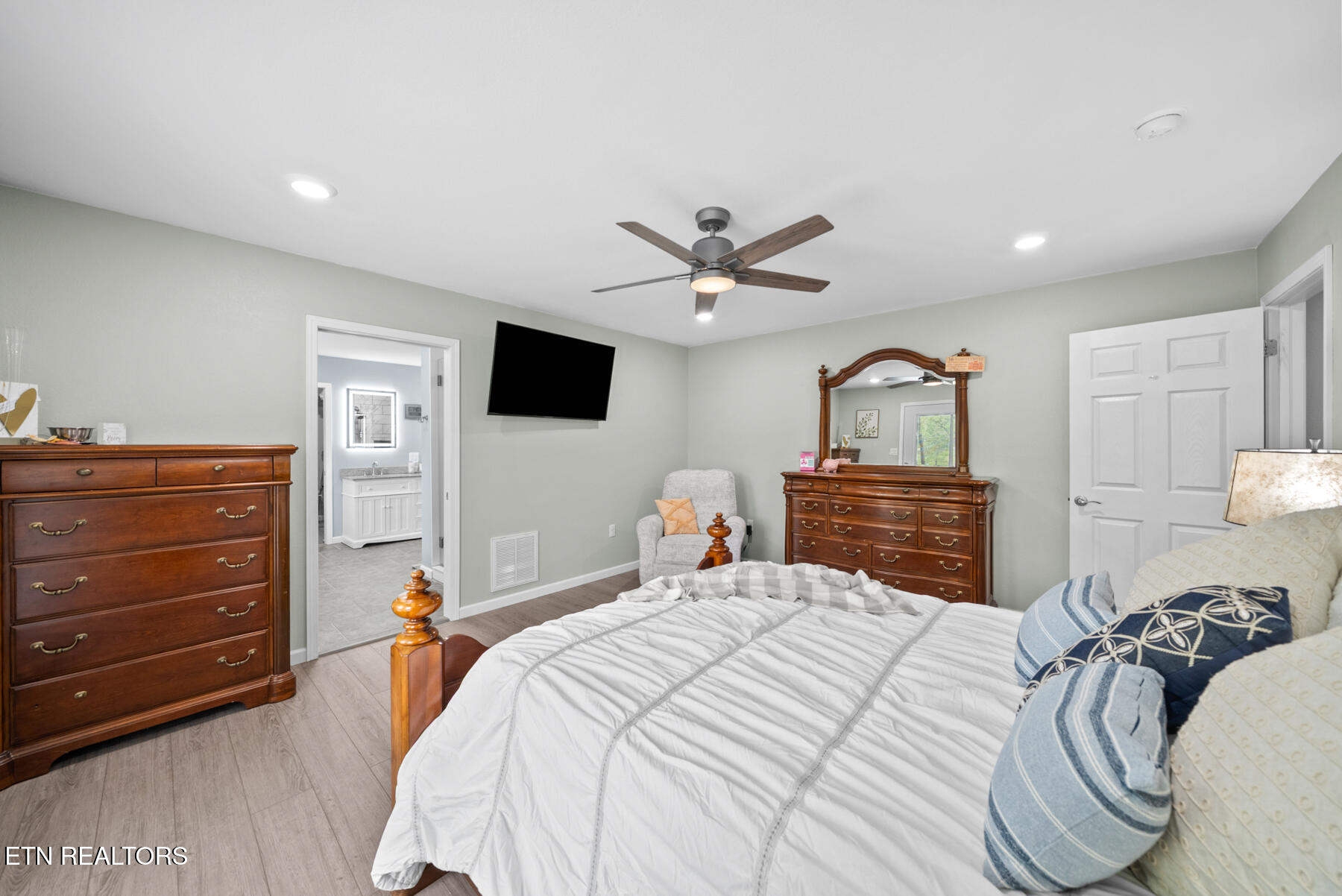 223 Grove Loop Crossville TN 38555