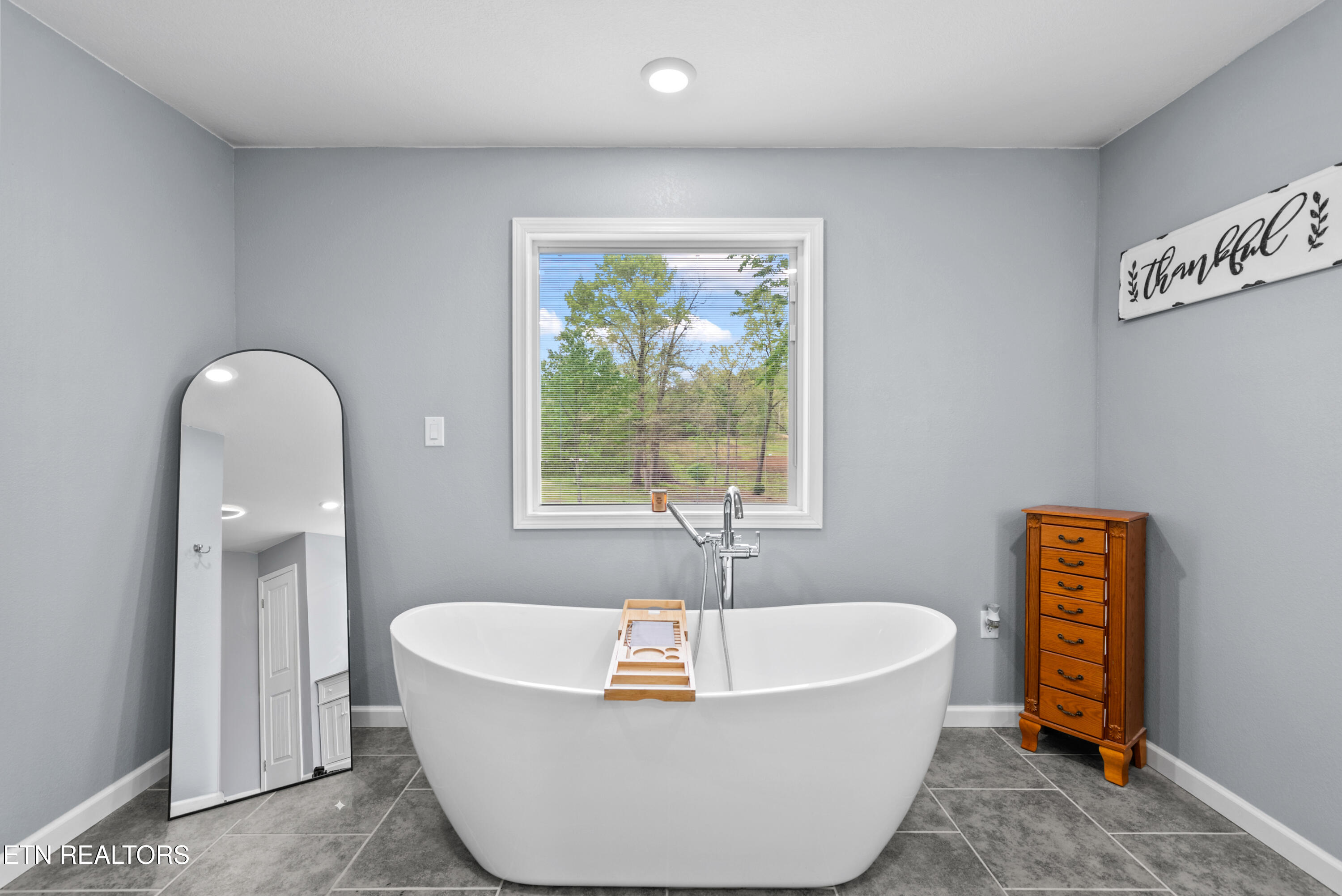 223 Grove Loop Crossville TN 38555