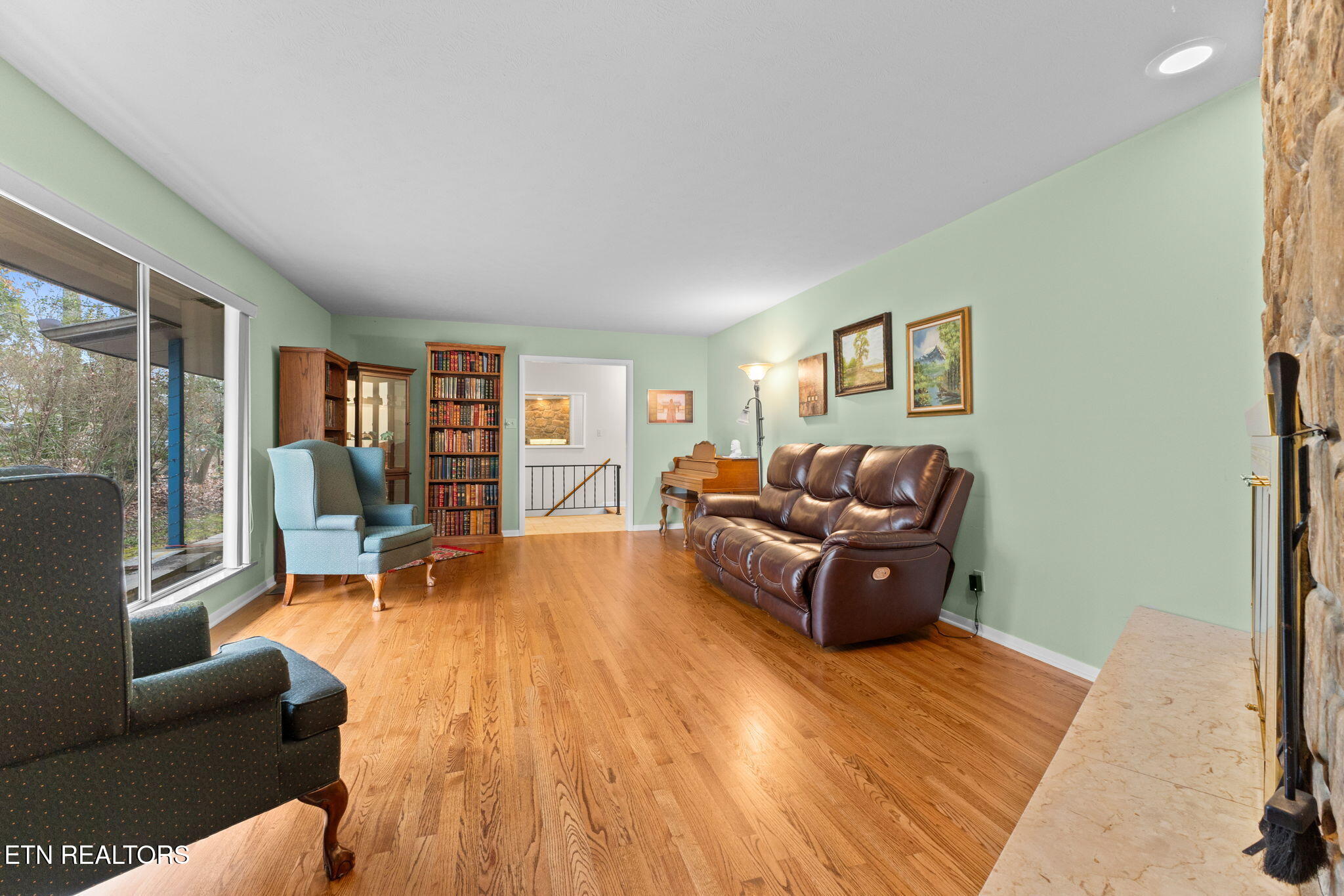 968 W Outer Drive Oak Ridge TN 37830